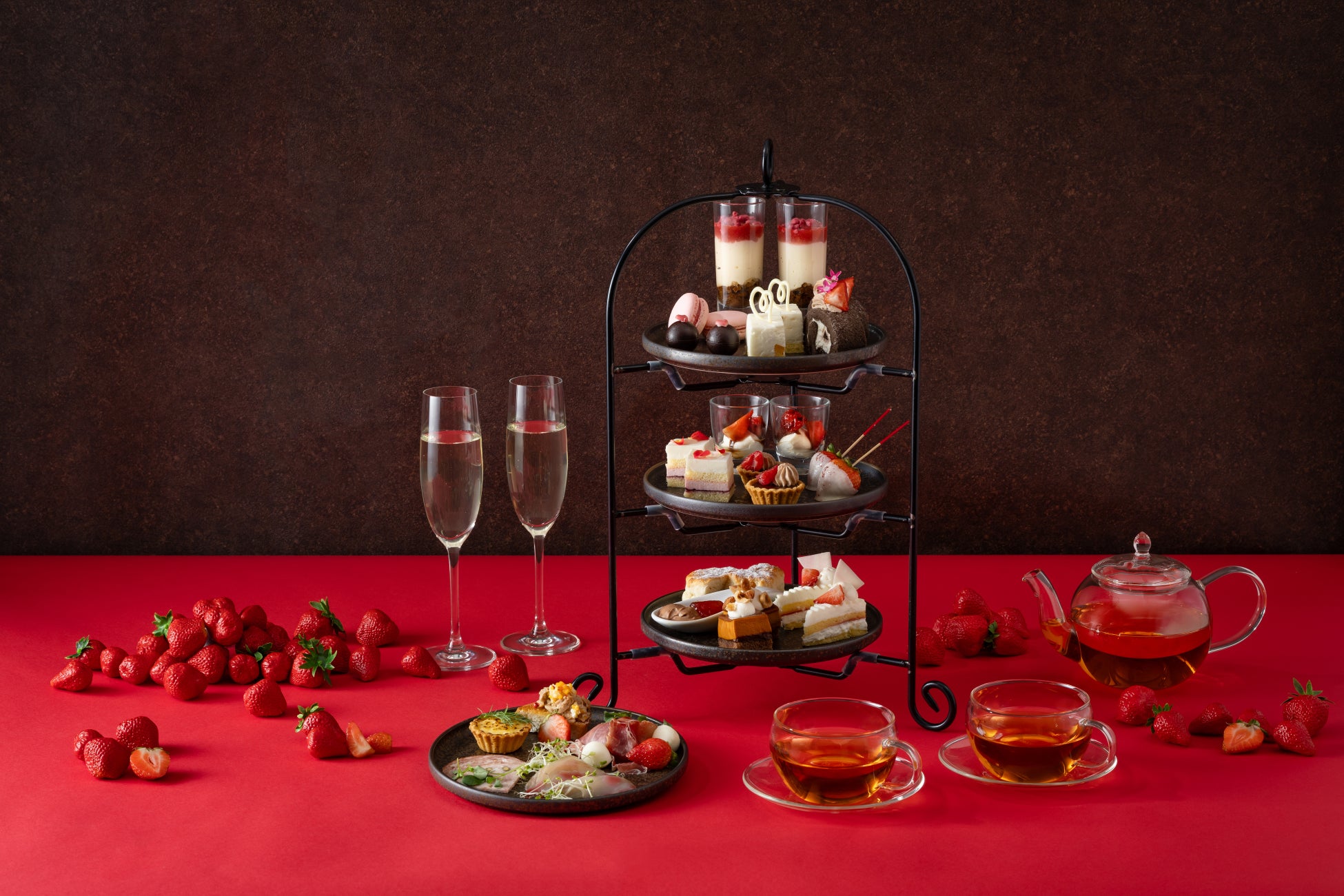 彩雲堂の和菓子職人・大江克之 秋の叙勲「黄綬褒章」を受章