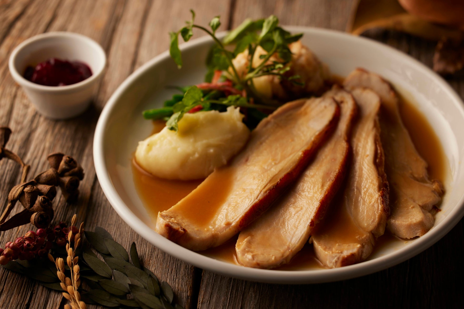 この冬限定!贅沢サンドが新登場『トリュフ香るローストビーフ』『3種のきのこ香るグリルチキンチーズ』