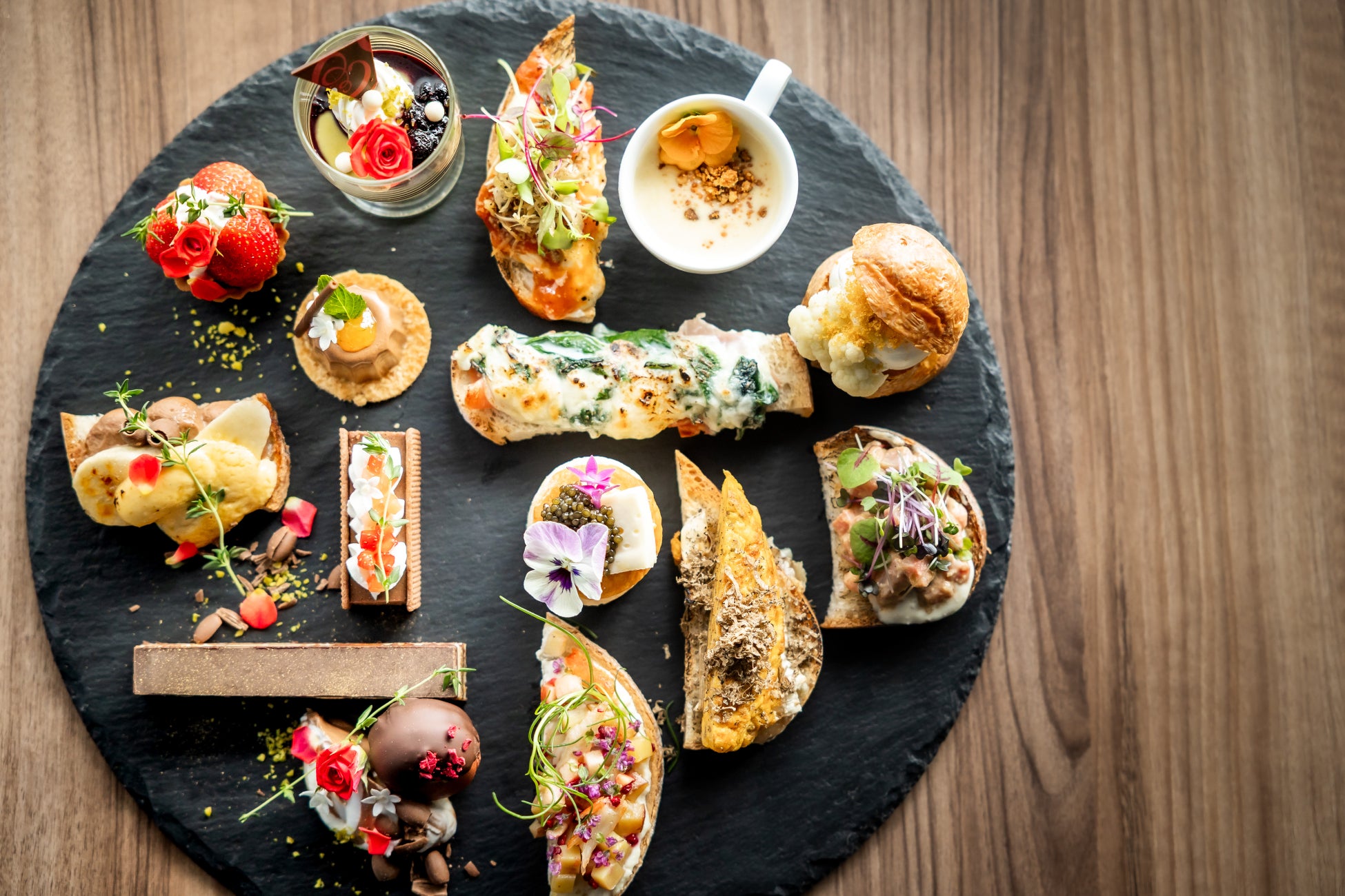 【神戸みなと温泉 蓮】開業10周年記念「本ズワイ蟹の食べ放題フェア」～12/1から 宿泊プラン・日帰りプランで開催～