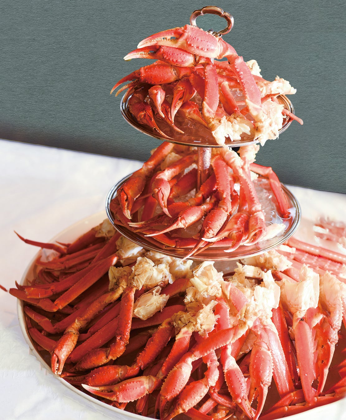 聖夜を彩る、3つのレストランの饗宴。 北欧ブッフェから和一色の鮨割烹すき焼きクリスマスディナーまでラグジュアリーなクリスマスを演出するクリスマス限定メニューの予約受付をスタート