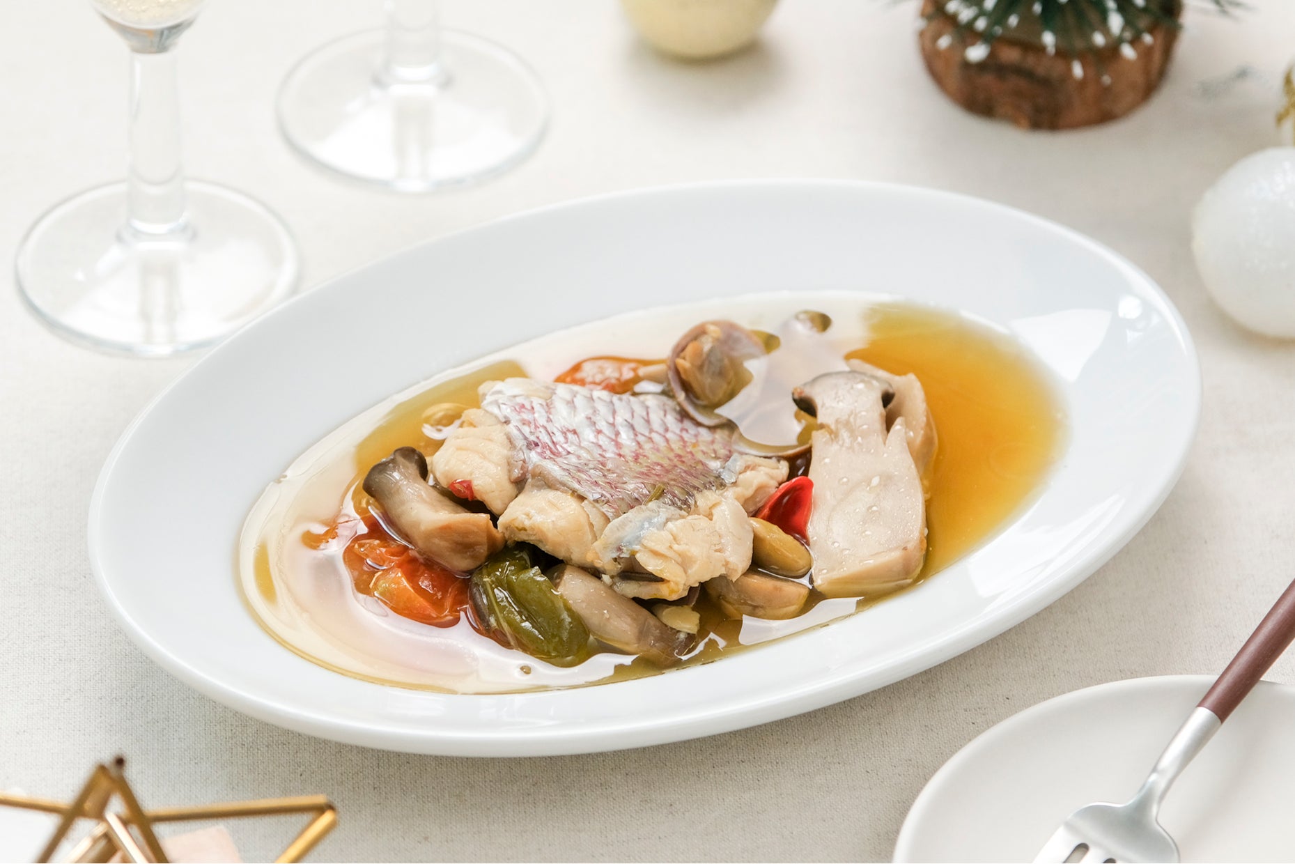 発売55周年のロングセラーキャンディがアイスバーになった!「サクマ製菓 いちごみるくアイスバー」を11月11日(火)よりセブン‐イレブンで数量限定発売