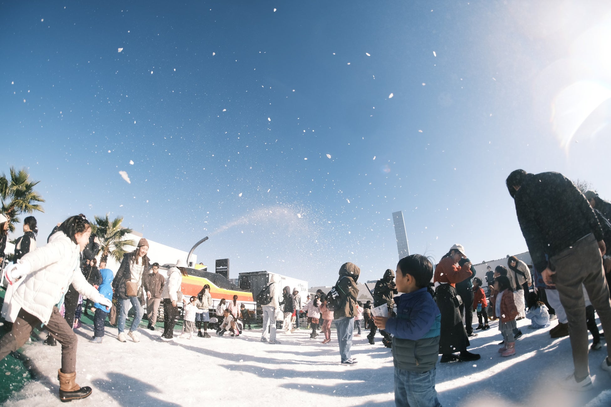“味覚の魔術師”土屋公二シェフ監修！酸味×甘み×食感が織りなす冬限定スイーツが登場「幸せに包まれよう！ホワイトチョコで包んだイチゴ」