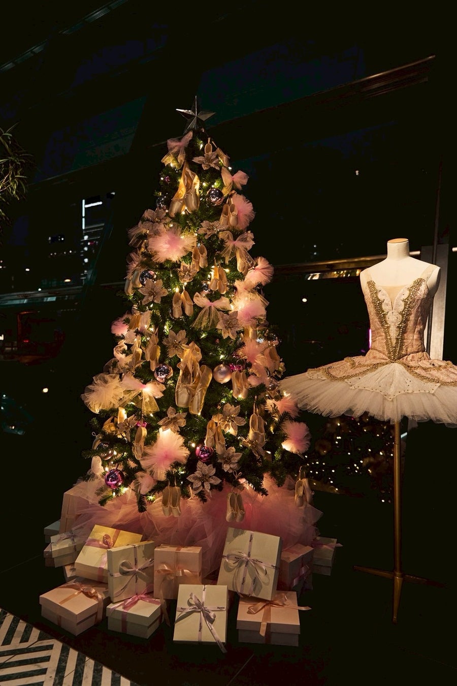 人気の「みなみ鮪中とろ」入りの握りセットや、まぐろ出汁の醤油ラーメン、和スイーツなどをお得なセットメニューで楽しめる!「秋をたのしむ ワクワクキャンペーン」開催!