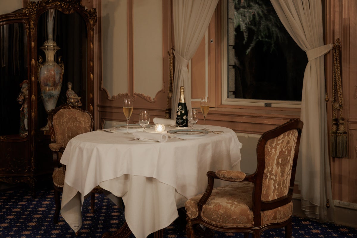 秋の味覚を楽しむ、やみつきおやつ人気の大容量さつまいもチップスに新フレーバー「さつまいもチップス　塩バター味」を発売