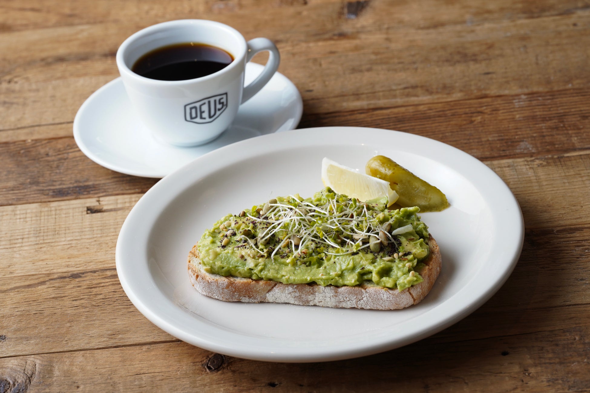 名古屋・栄のど真ん中で“都会派BBQ”—飲み放題付き豪華BBQプラン or チーズフォンデュプラン開始。設備完備で団体宴会もスムーズにご案内できます。