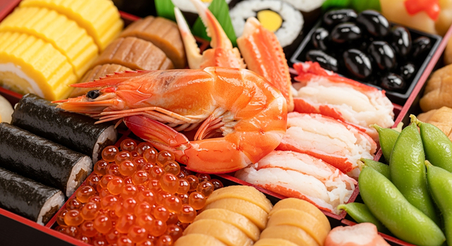 冬のごちそうといえば…『かに』！小僧寿しでは、人気の【本ずわいがに】と旨味が濃く食べ応えのある【紅ずわいがに】を使った人気フェア！11/15(土)～「小僧の太鼓判『かに祭』」を開催いたします！