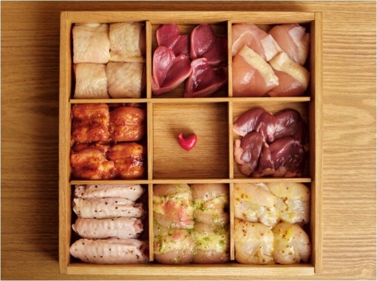 【食べログ 百名店】に選出の六本木「鶏焼き肉 囲」、お得な忘年会プランの予約で「乾杯ドリンクプレゼント」キャンペーン開始。