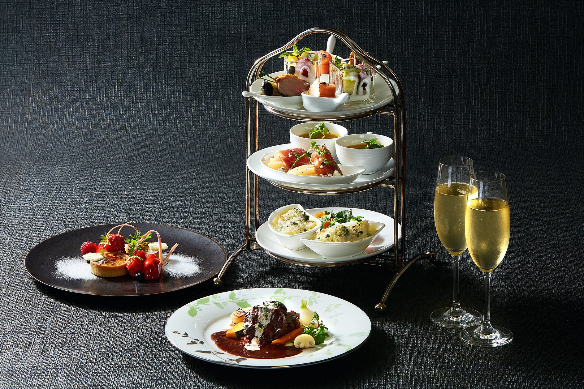 「ナポリの窯」取締役にYouTuberヒカル氏が電撃就任