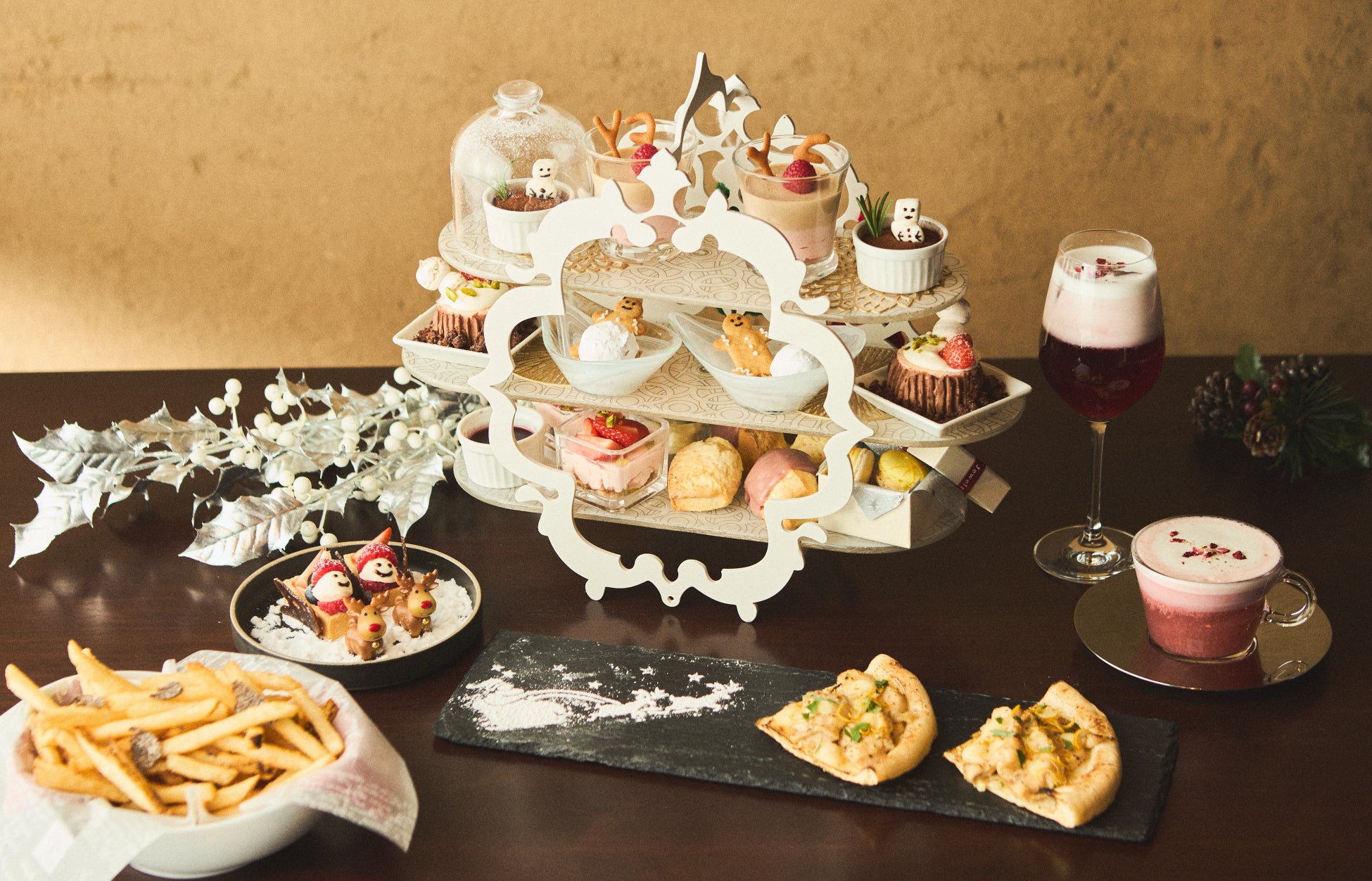 【阪急うめだ本店「クリスマスマーケット2025」2年連続出店】“白い世界”を味わう、阪急限定ドーナツ2種が今年も登場!STANDARDDONUTS(スタンダードドーナツ)