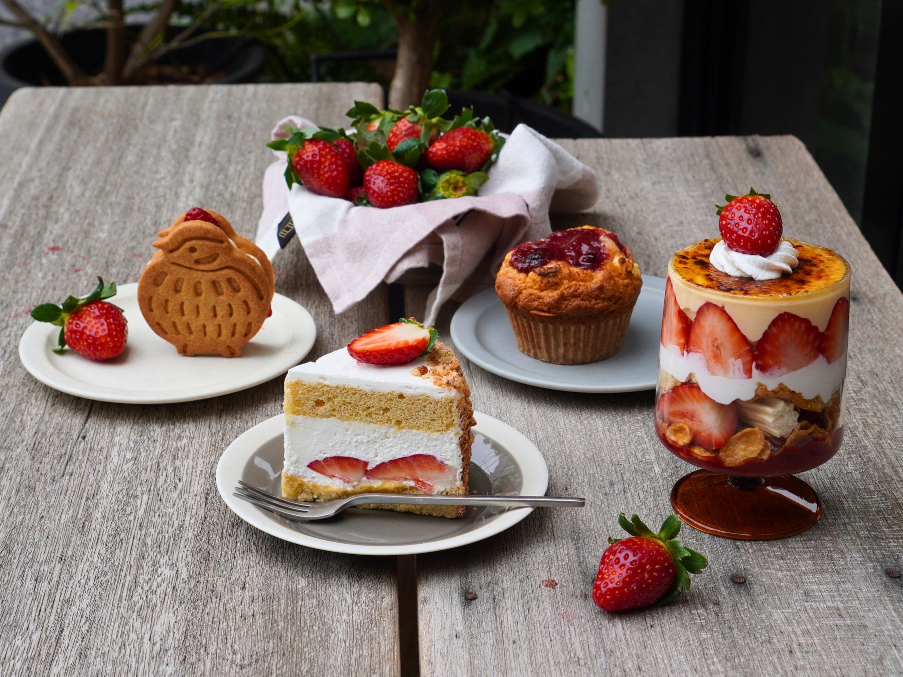 2026年メリーチョコレートバレンタイン 3年目を迎えるバレンタイン限定商品「ロゼーヌ(Roseine)」新デザインを添えて華やかに登場!