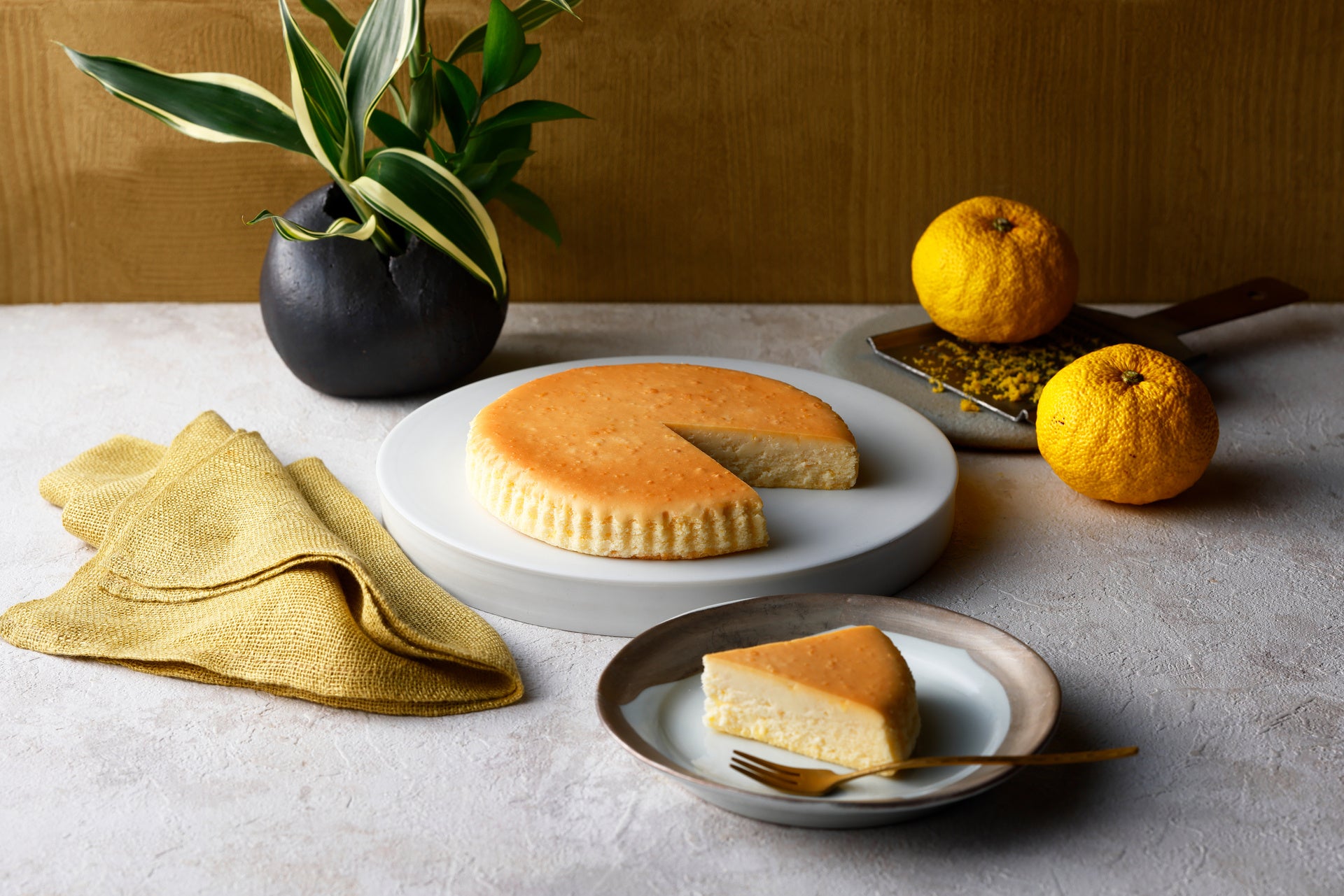 ミニオンをイメージしたコラボケーキやオリジナルデザインカップのスムージーなど『カフェ・ド・クリエ』初、ミニオンの大好物「バナナ」づくしのコラボメニュー11月26日(水)より発売!