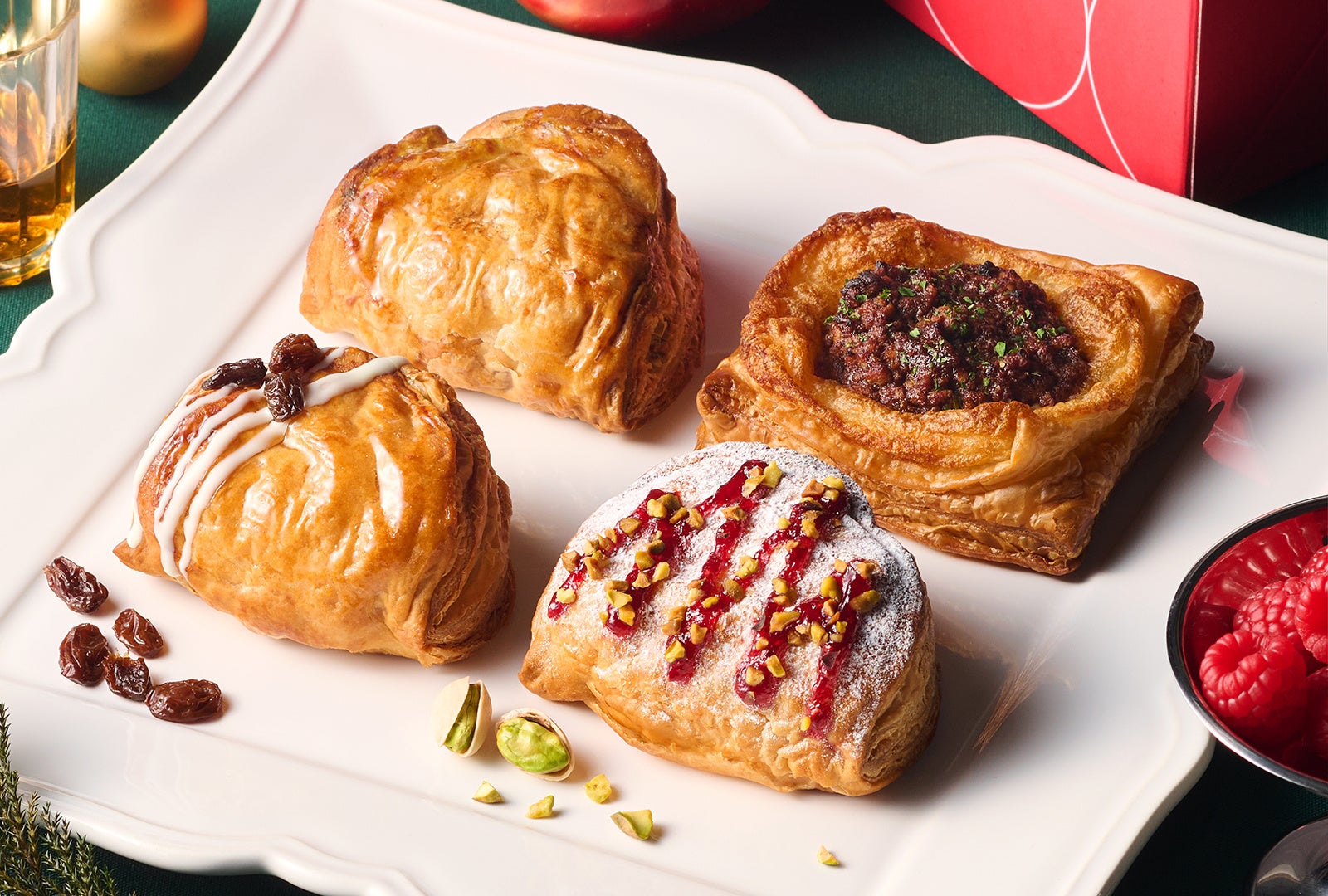 俳優・小雪さんと初コラボ 家族を想う、旨み広がる具だくさん鶏だし塩鍋が誕生 Kit Oisix「たっぷり白菜と鶏肉、餃子のうま塩鍋」販売開始(11/20~)