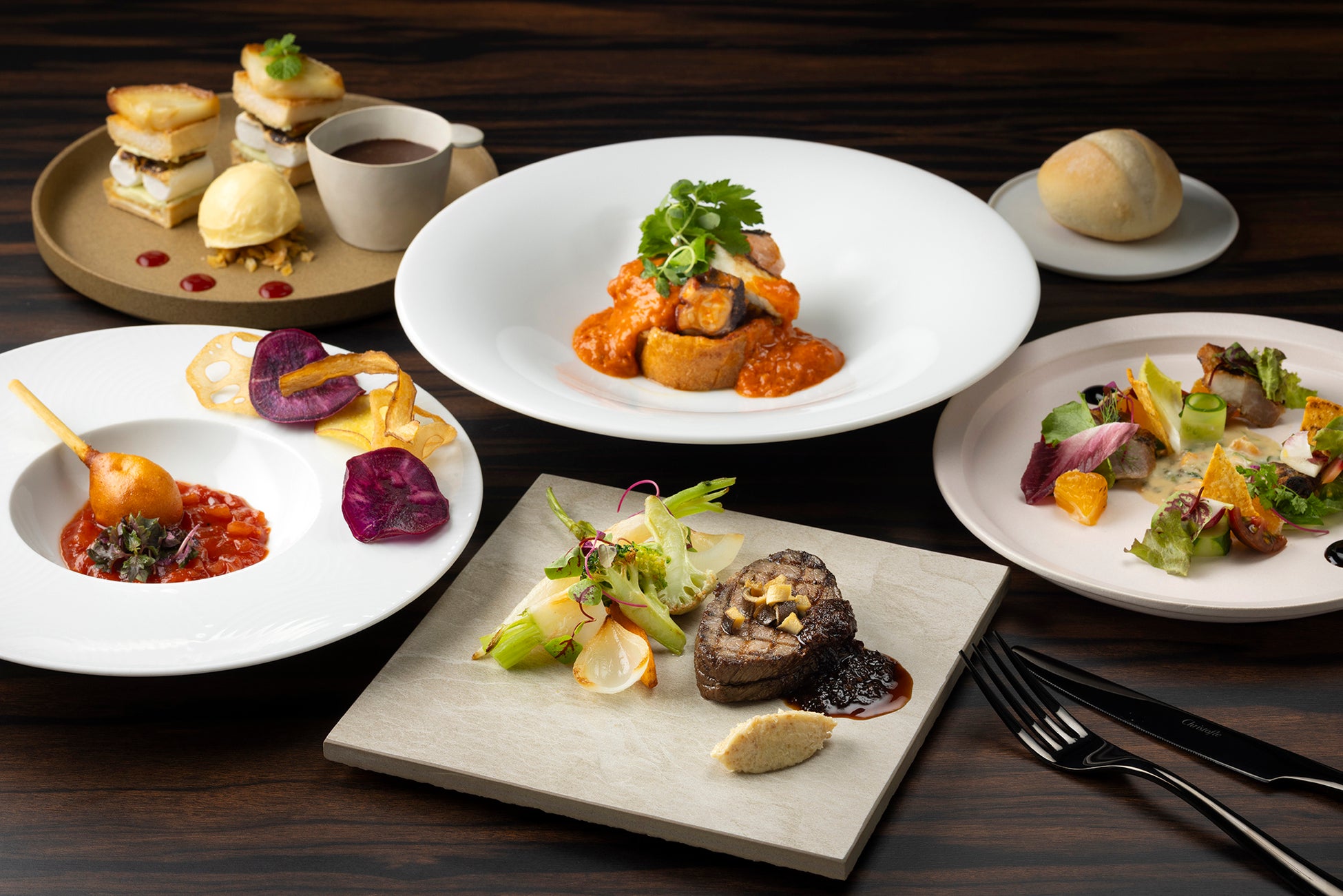 “不思議の国のアリス”の甘いお茶会へ誘う『アリスのストロベリーアフタヌーンティー』全国5都市で期間限定販売