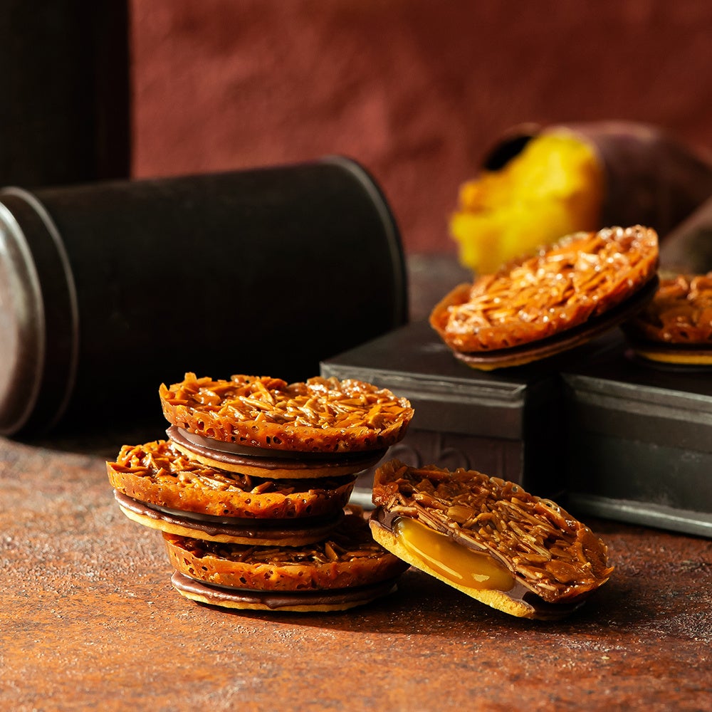 クリスマスの味“シュトーレン”を生バターサンドに。キャラメルたっぷりの新作クリスマスカップケーキも登場！「フェアリーケーキフェアのクリスマス2025」第二弾・11/20(木)スタート