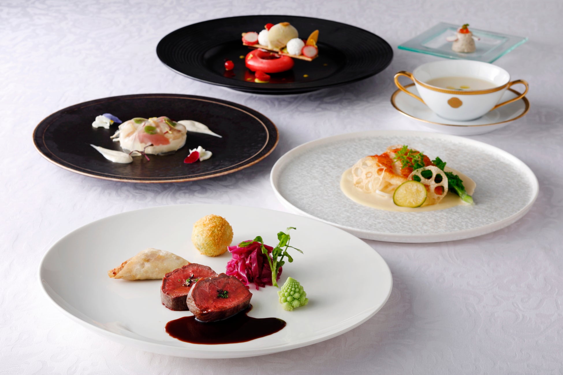 エクセルシオール カフェで12月4日よりオリジナルの茶葉を使ったマサラチャイティー各種や鴨や蟹を使ったご褒美メニュー、岩塩と食べるチーズケーキ等新発売