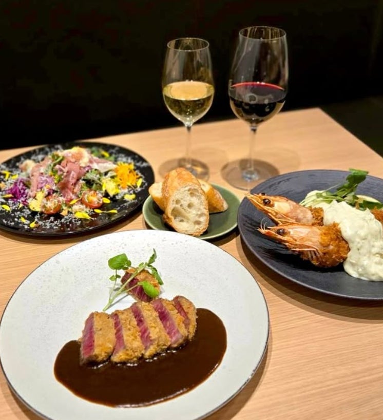 ハワイアンレストラン「Tiki’s Tokyo」にクリスマス限定メニューが登場！　クリスマスにOhanaと楽しむALOHA HOLIDAYを