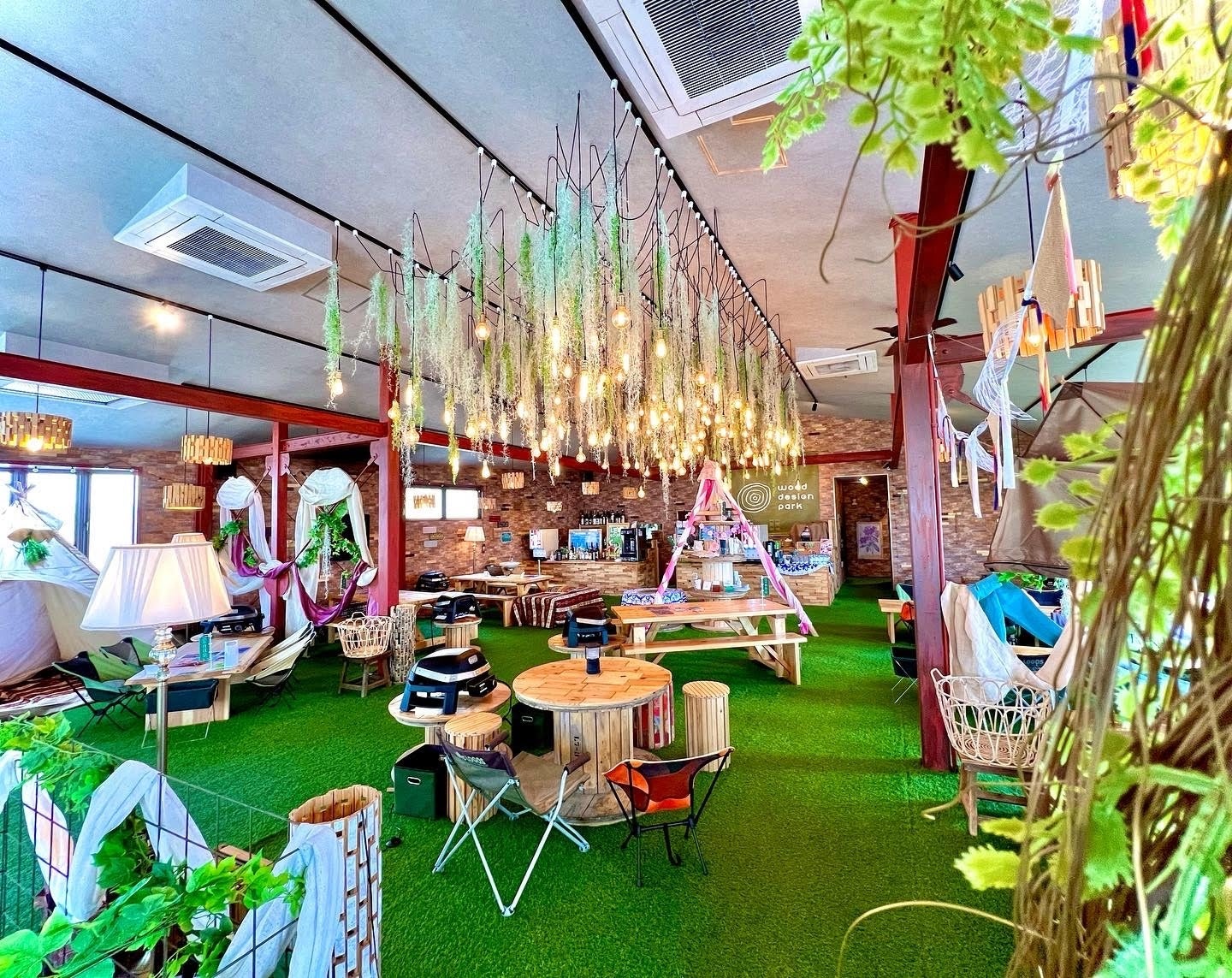 箸で切れるほどの“とろぷる”食感！こってり甘辛ダレが絡む「豚バラなんこつ丼」肉めし岡もとに期間限定で新登場