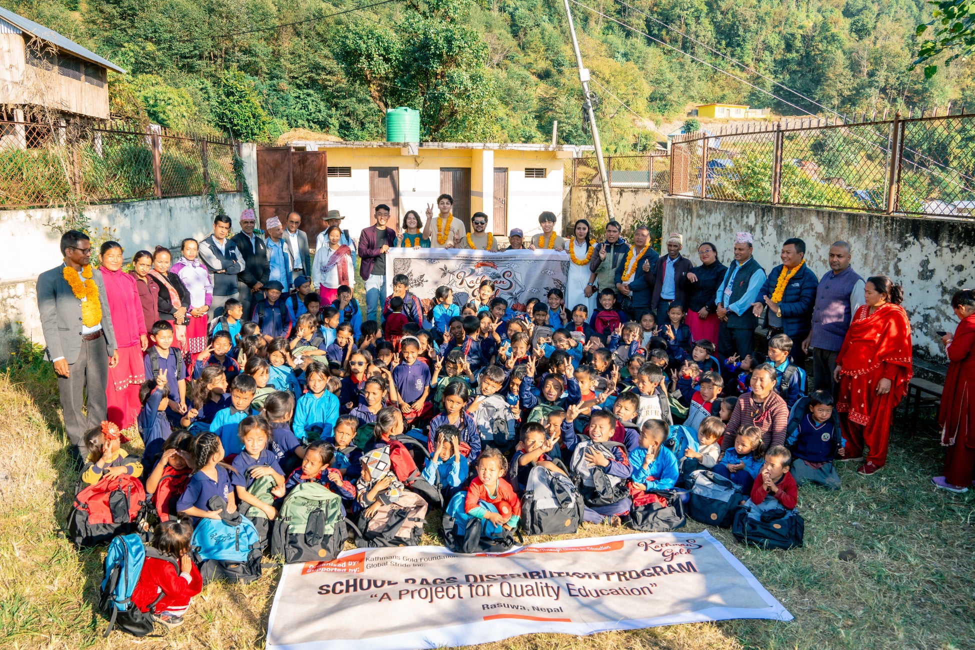 クリスマスデザインの期間限定パッケージが登場!「アップルリング」など6品、12月1日(月)~25日(木)まで