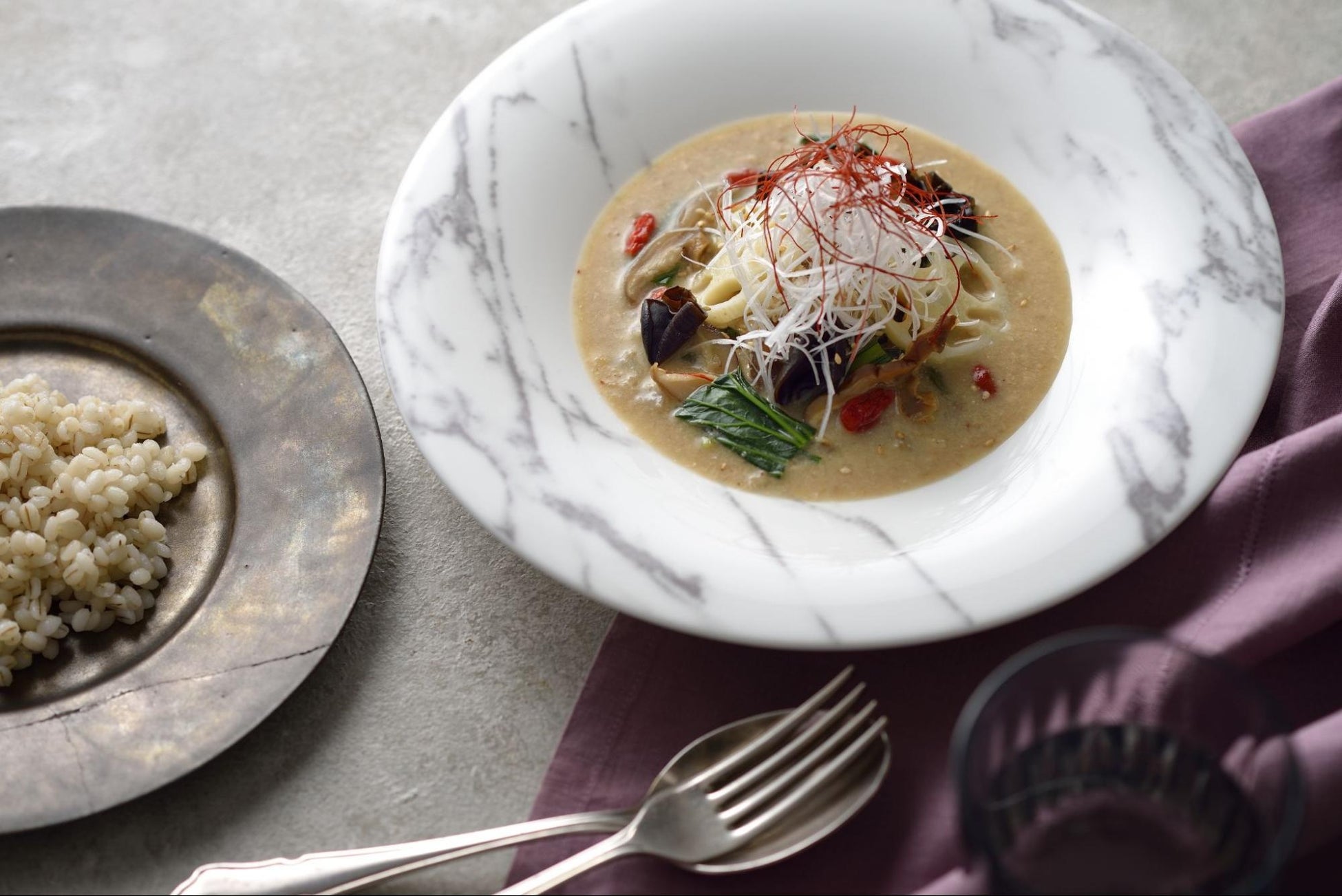 あの「mofusand」がスイーツに！　もふもふにゃんこの“かたにゃきバウム”新発売