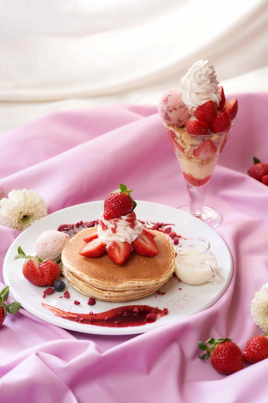 【燈の守り人×ダイドードリンコ】第3弾となる石廊埼灯台キャラクターおしゃべり自販機が登場