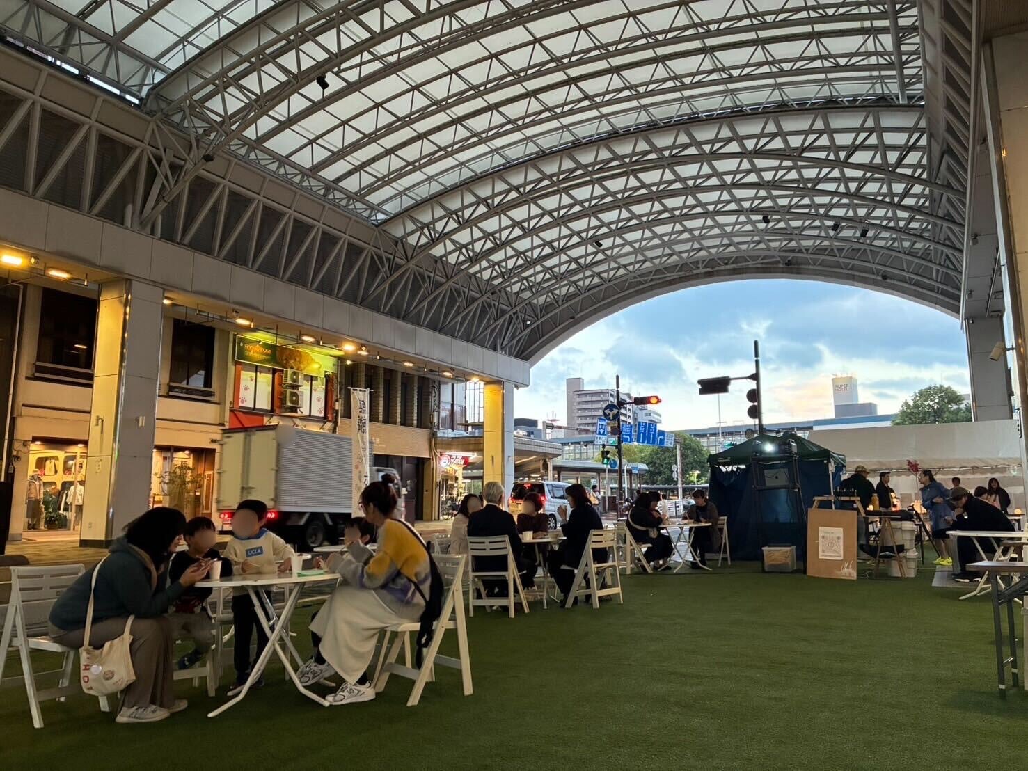 京の誕生日を記念した『京もうすぐ死にそうですBirthday cafe』がオープン！