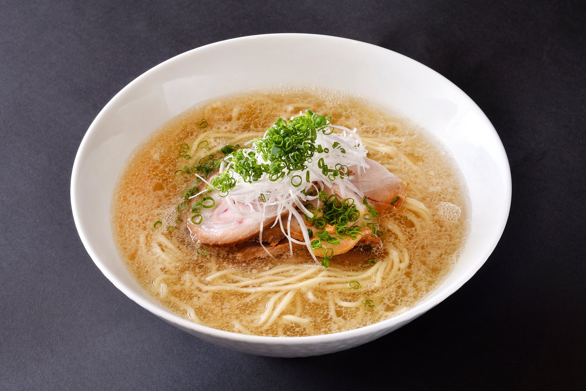 【銀座】「ラーメン GINZA TON BOX」11/26（水）より新メニュー『塩ラーメン』を1日30食限定で提供開始