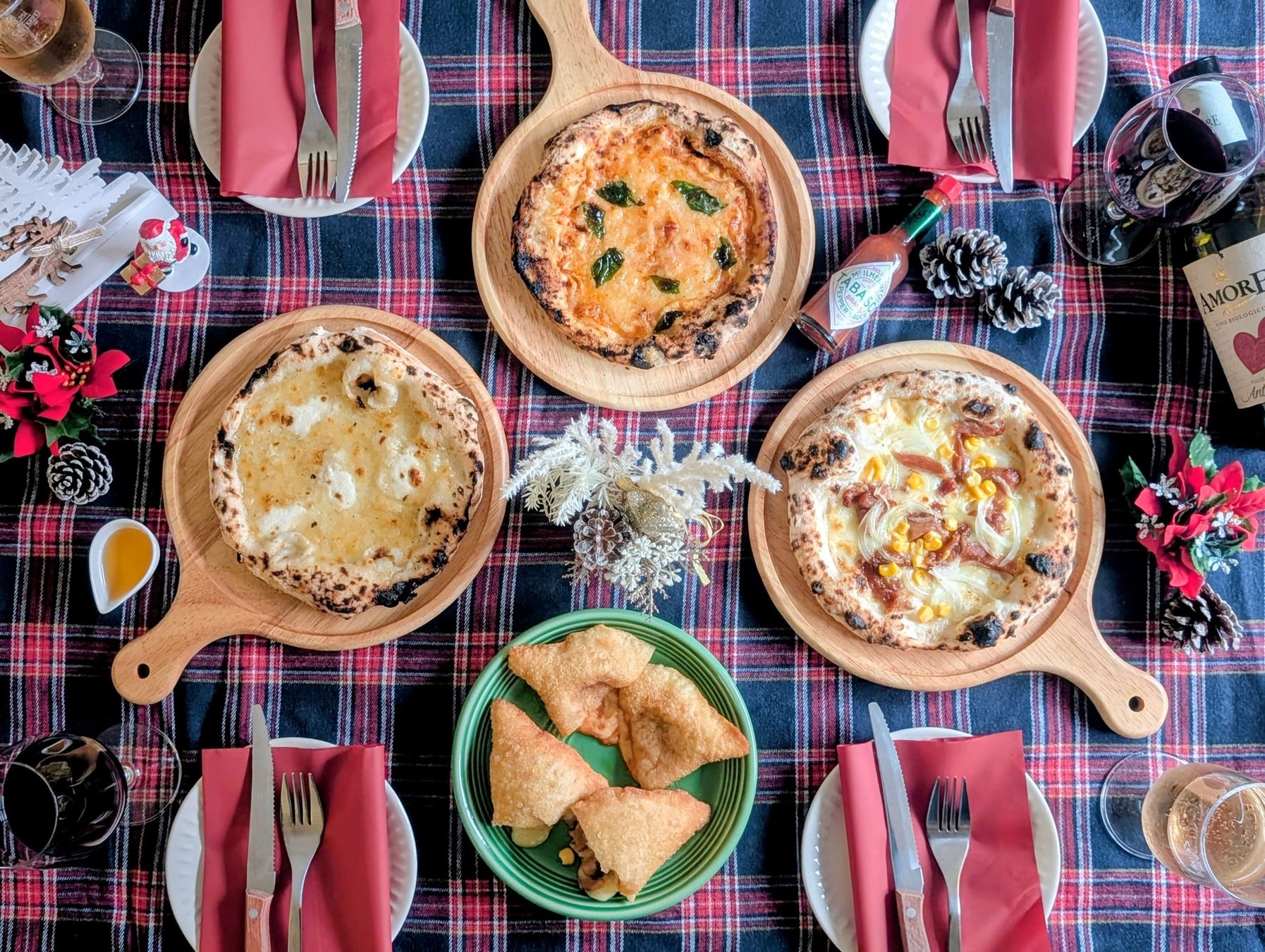 「ステーキハウス ブロンコビリー」「とんかつ かつひろ」の2026年福袋のオリジナルグッズを製作