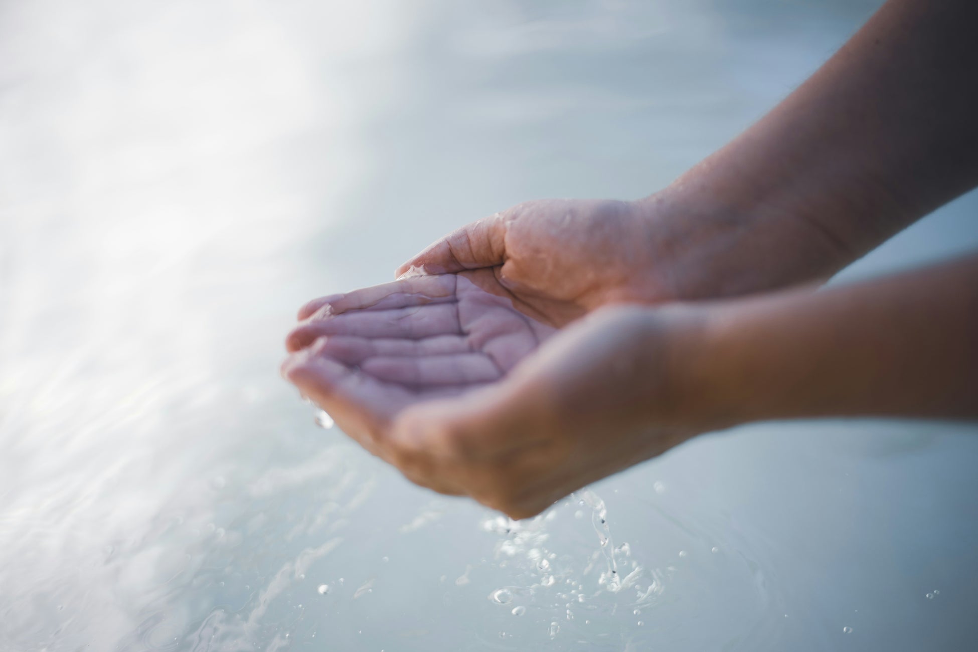 アーティスト長場雄とのコラボが実現！特別アート缶チロリアンを福岡を代表するボンラパス・ハローデイ各店舗、ECサイトで11/28（金）より発売！