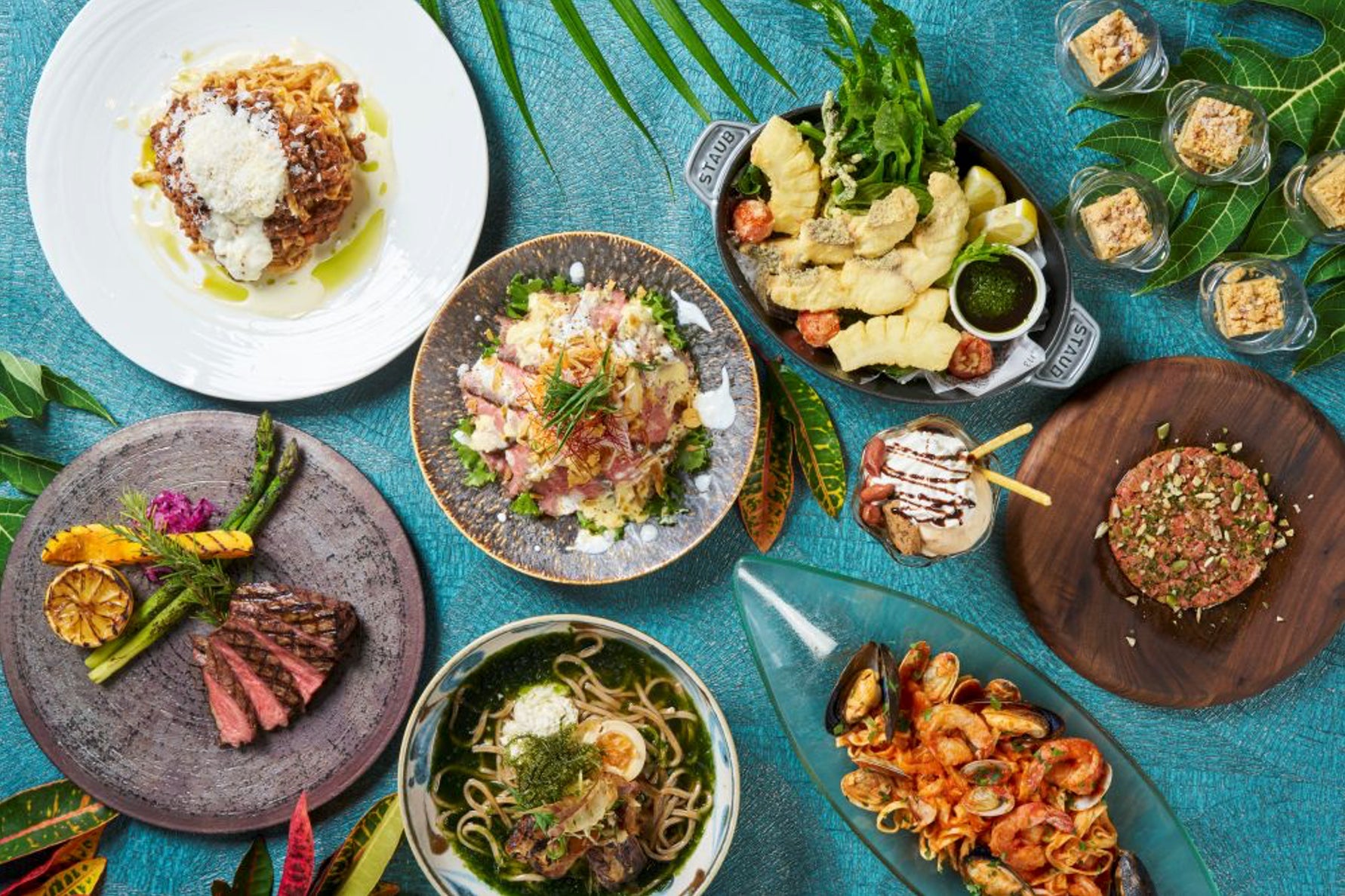 【アルマーニ / カフェ 表参道】冬の果実とスパイスが奏でる、華やかなハーモニー 12月限定「洋梨 ミックスベリー アーモンドのパフェ」