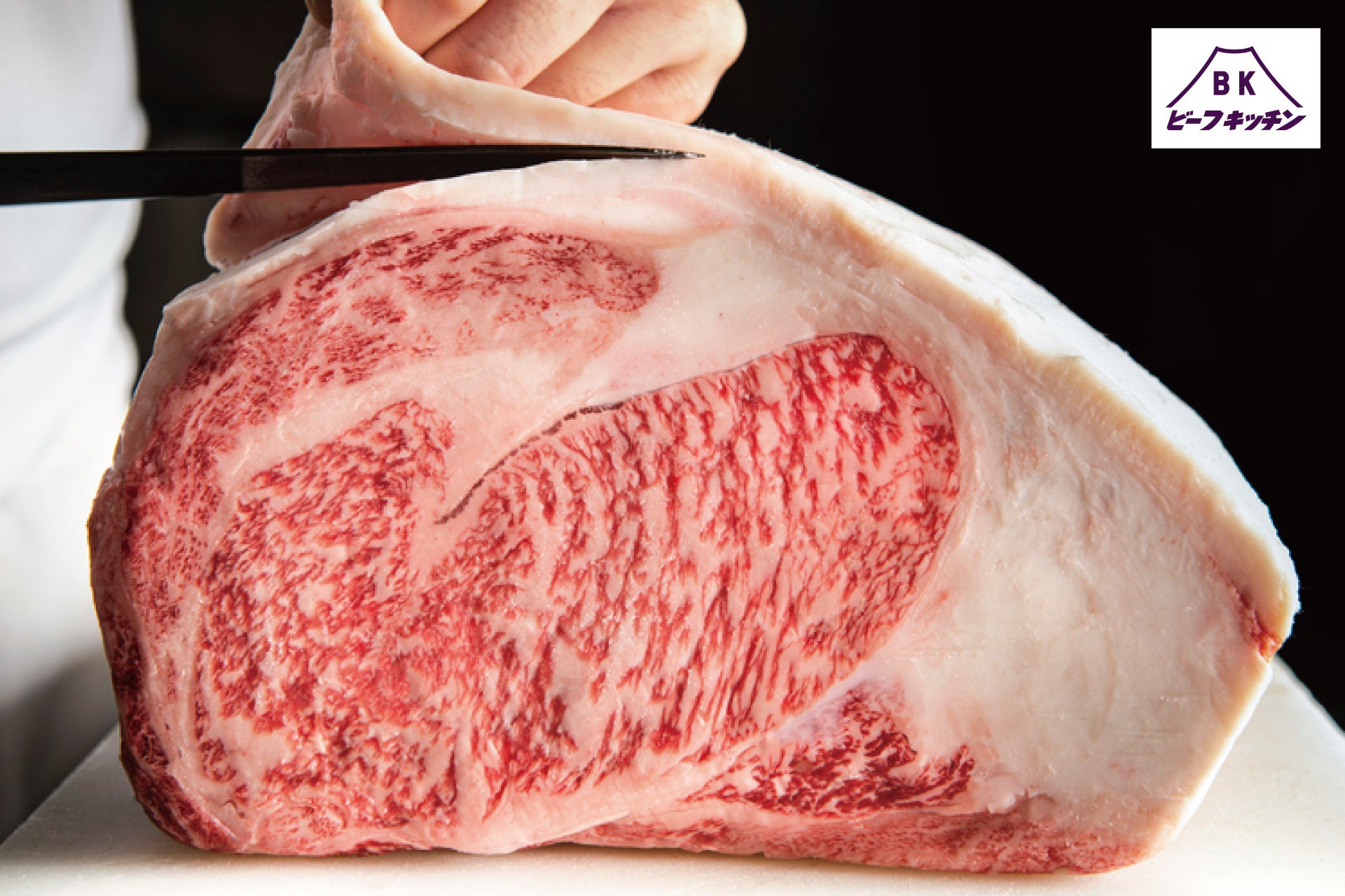 【ヒルトン東京】『ストロベリーモノクロ・ガールズパーティー』スイーツビュッフェ