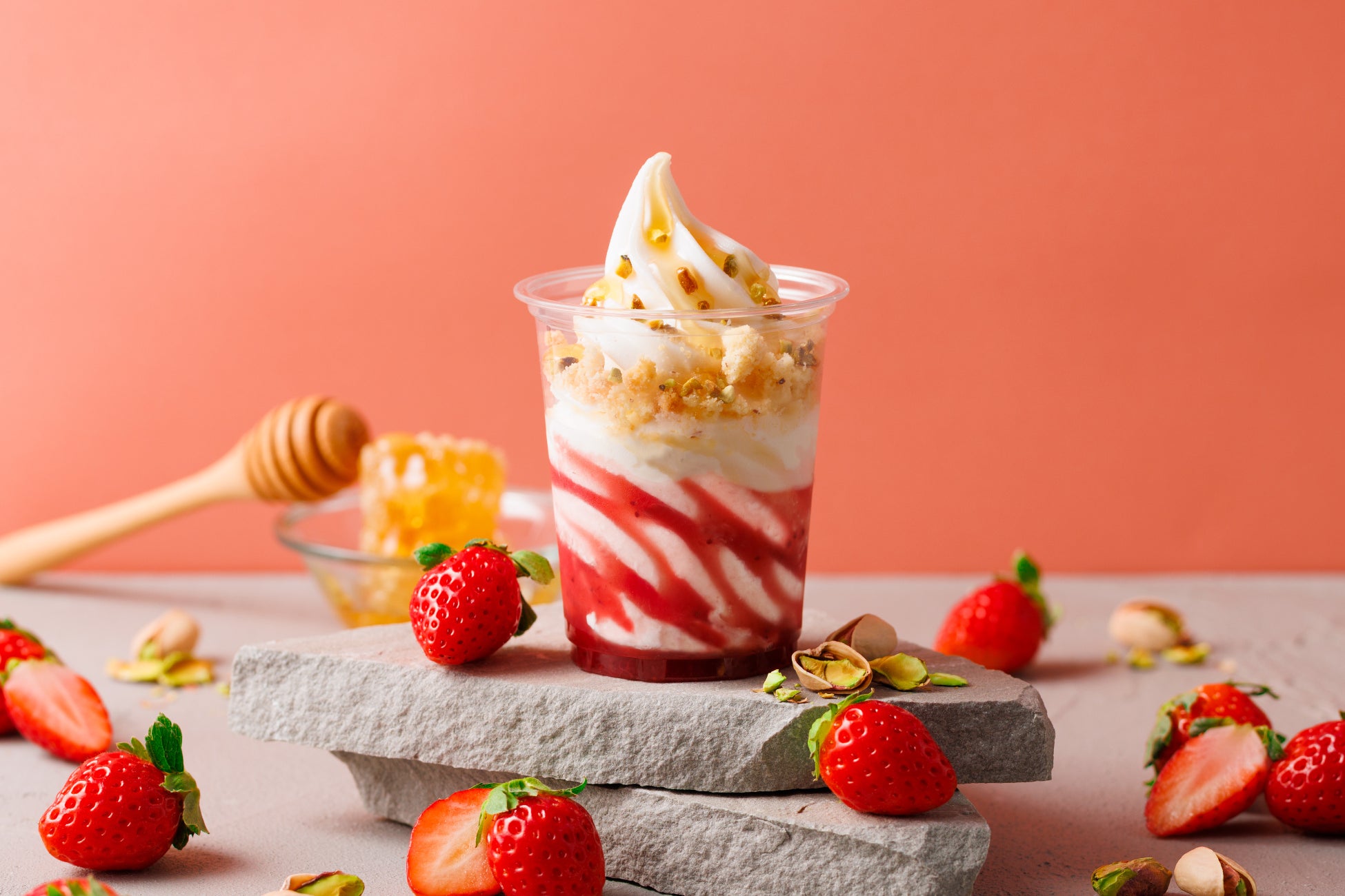 [御年賀][通販先行販売] 今年も大切なあの人にスイーツギフトを。新年を彩る華やかな限定パッケージが登場！シュクレイオンラインストアにて先行販売いたします！