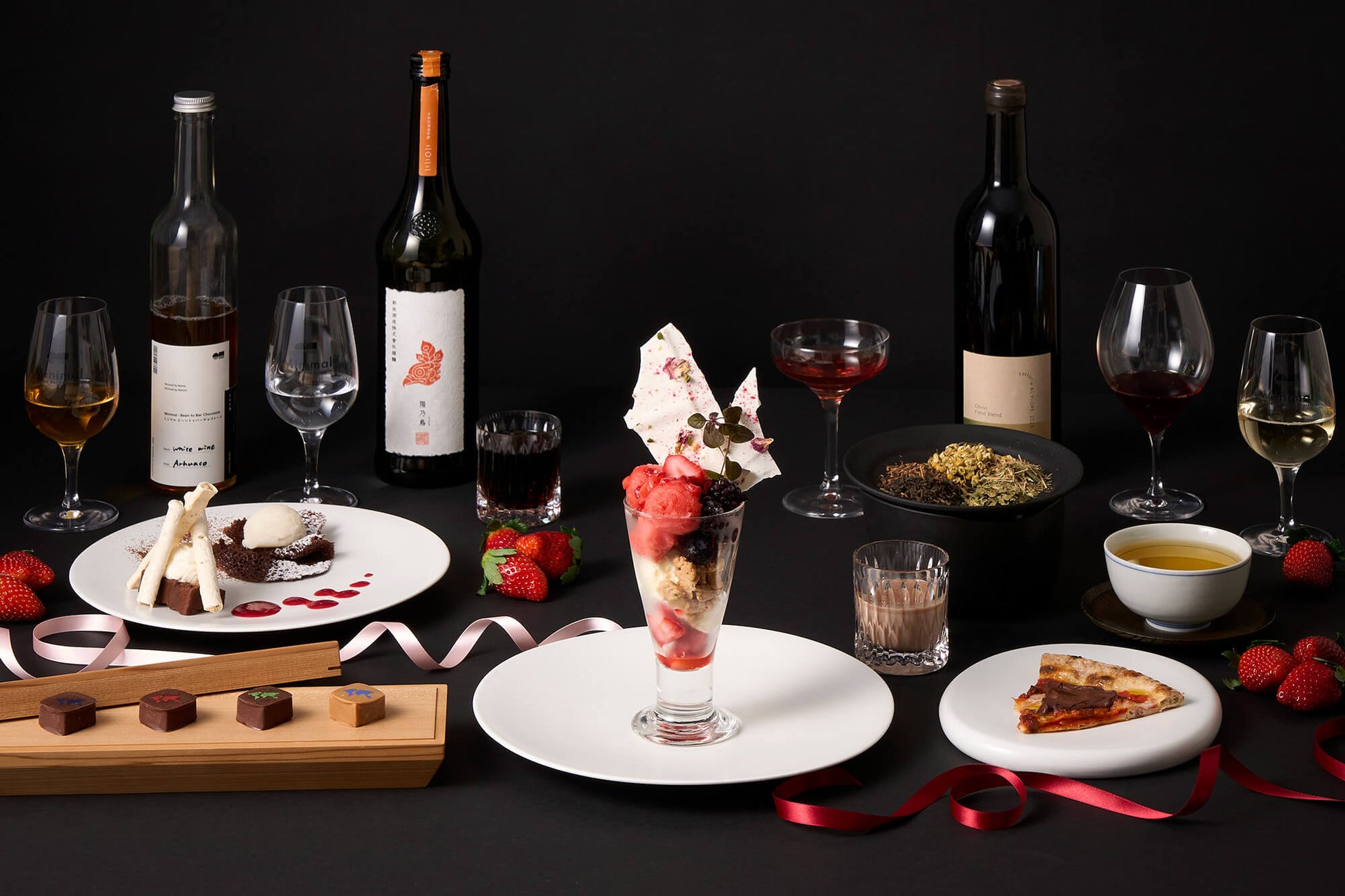 九州産素材を使用したクリスマスケーキ「Noël blanc」が登場。SNSやメディアでも話題の「LUNAR ROSE」コラボ商品を数量限定販売