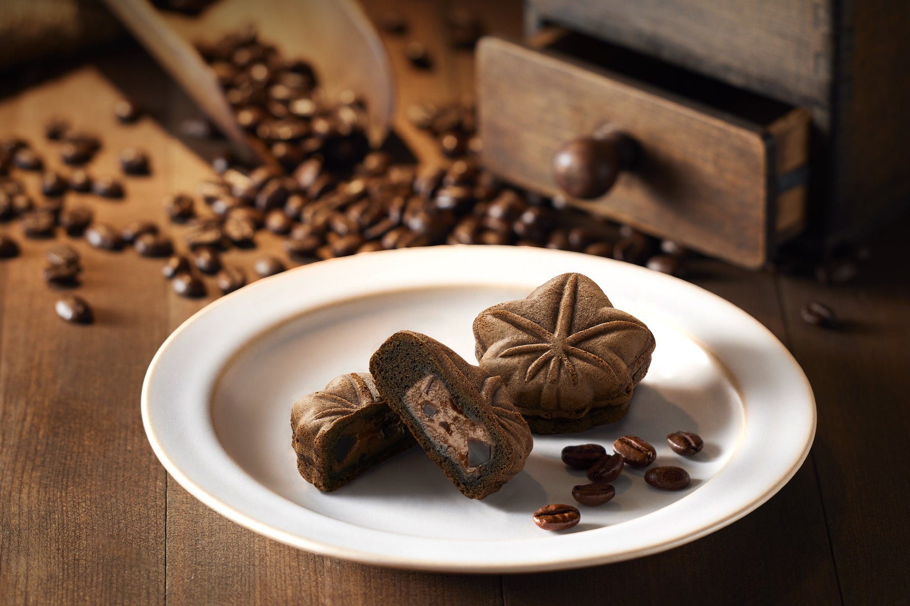 人気の次世代もみじ饅頭「おとなのもみじ」から珈琲味の新商品が登場！ “少し贅沢なおやつの時間”を彩る「まろやかエスプレッソ」