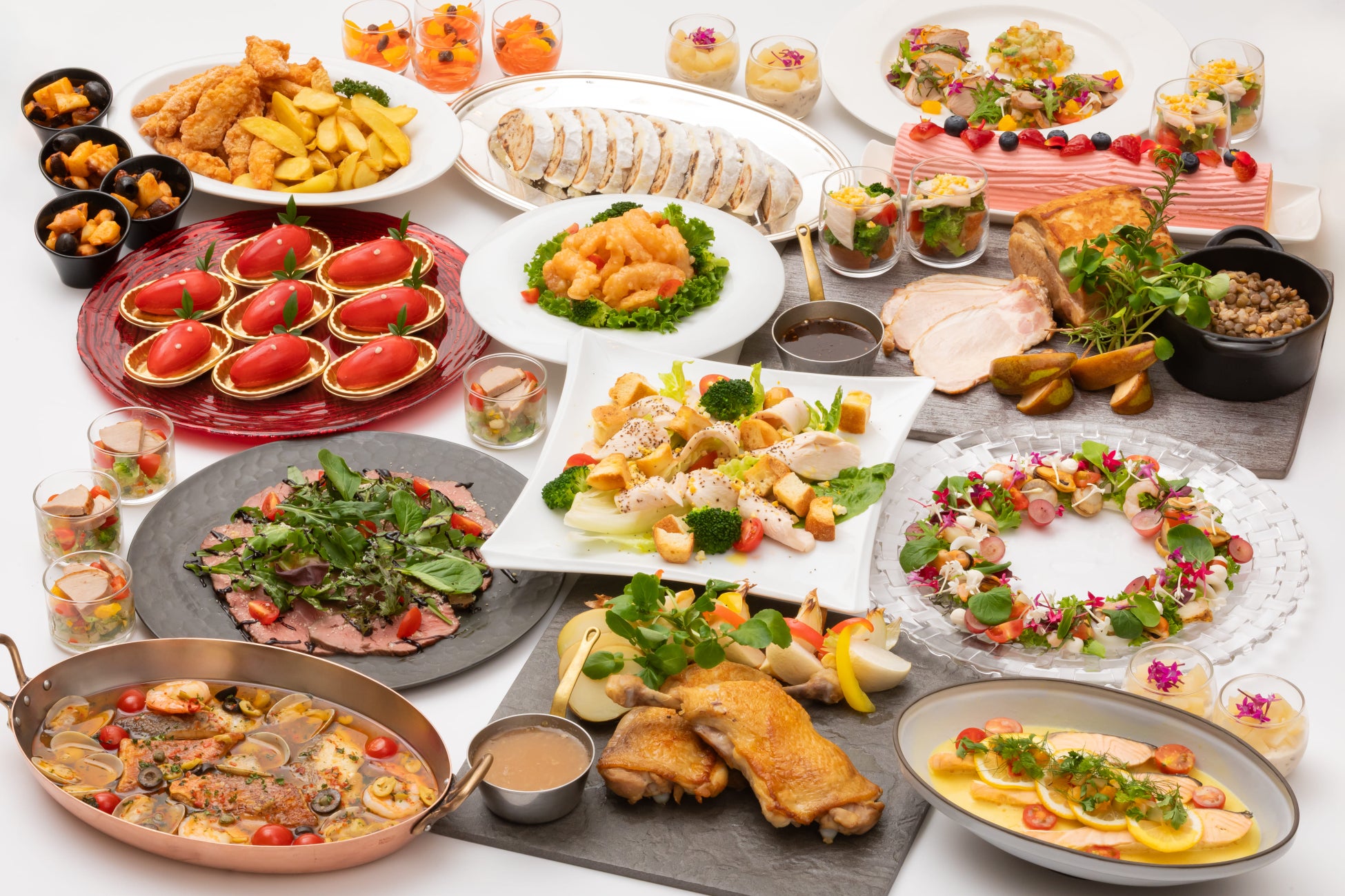 【苺づくしスイーツ】フレッシュな国産の苺×口溶けなめらかな黒糖風味のパンナコッタを楽しめる新作『苺のパルフェ』が新登場！苺の2段ケーキやタルト、ショートケーキ、パフェなど“苺づくし”な全6品を新発売！