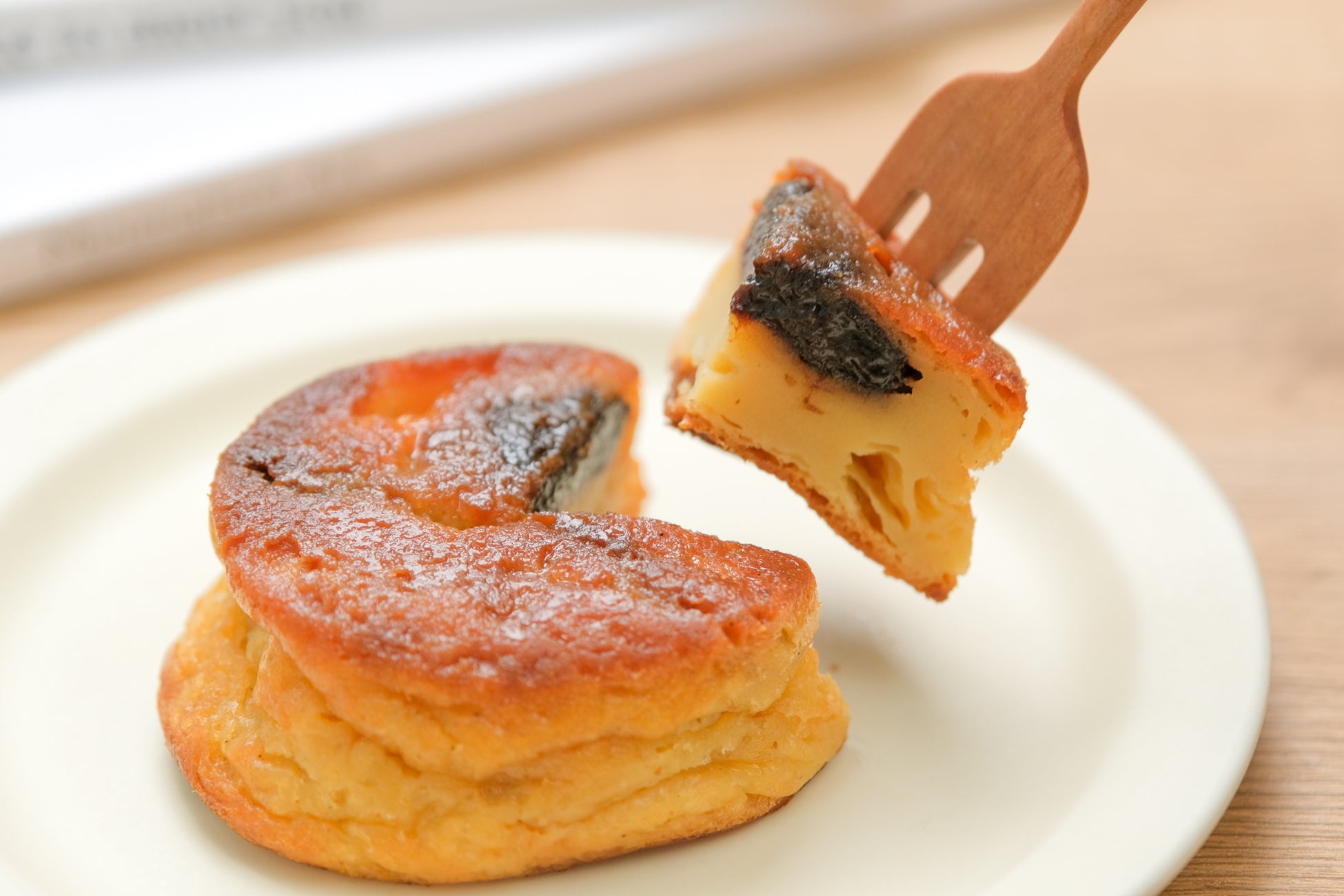 【ピエール マルコリーニ】ツリー型ボックスに入ったトリュフ シャンパーニュなど、ホリデーコレクション第二弾を12月1日(月)より発売