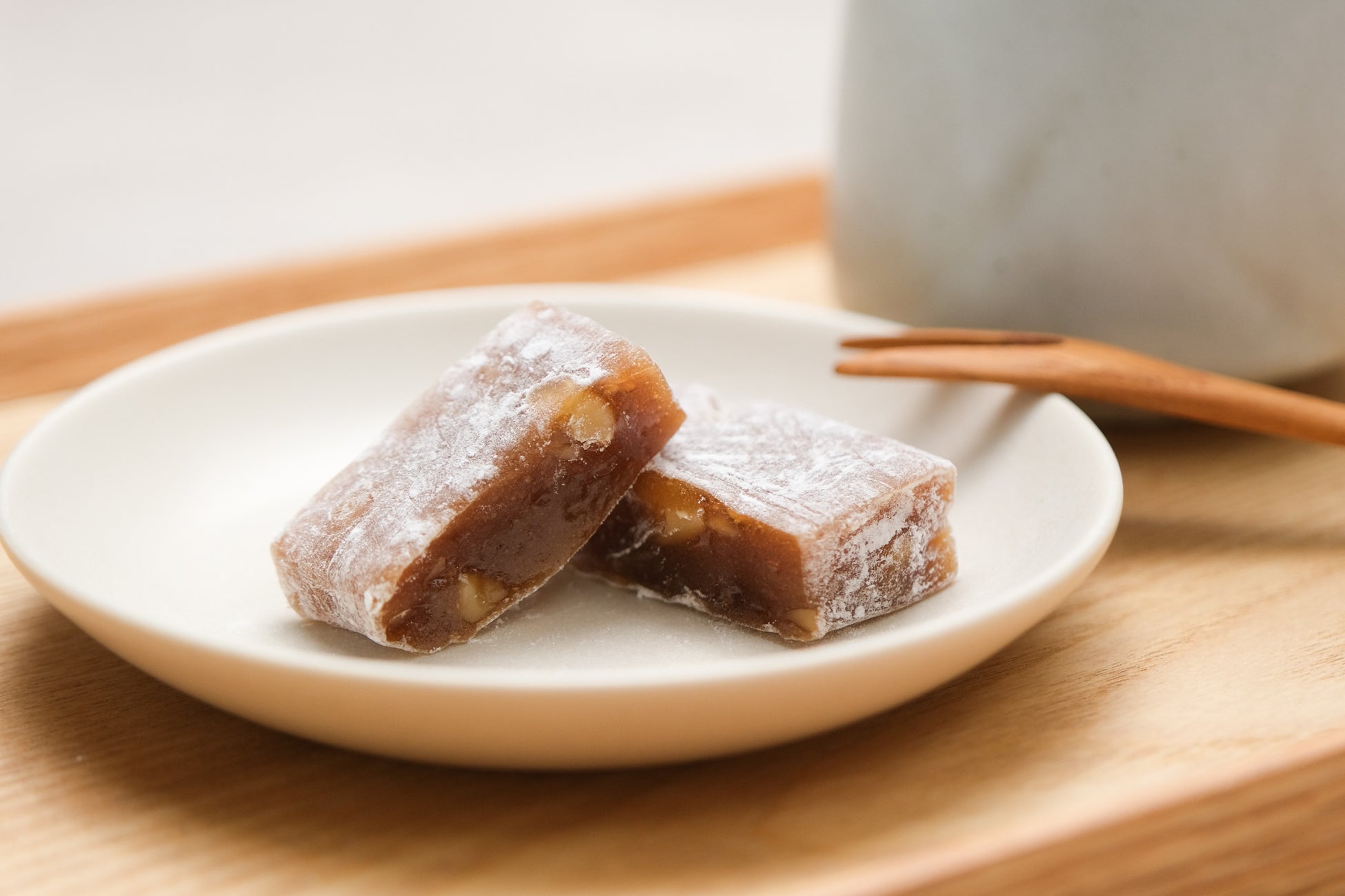 “お菓子の様にときめき、食事の様に支える”