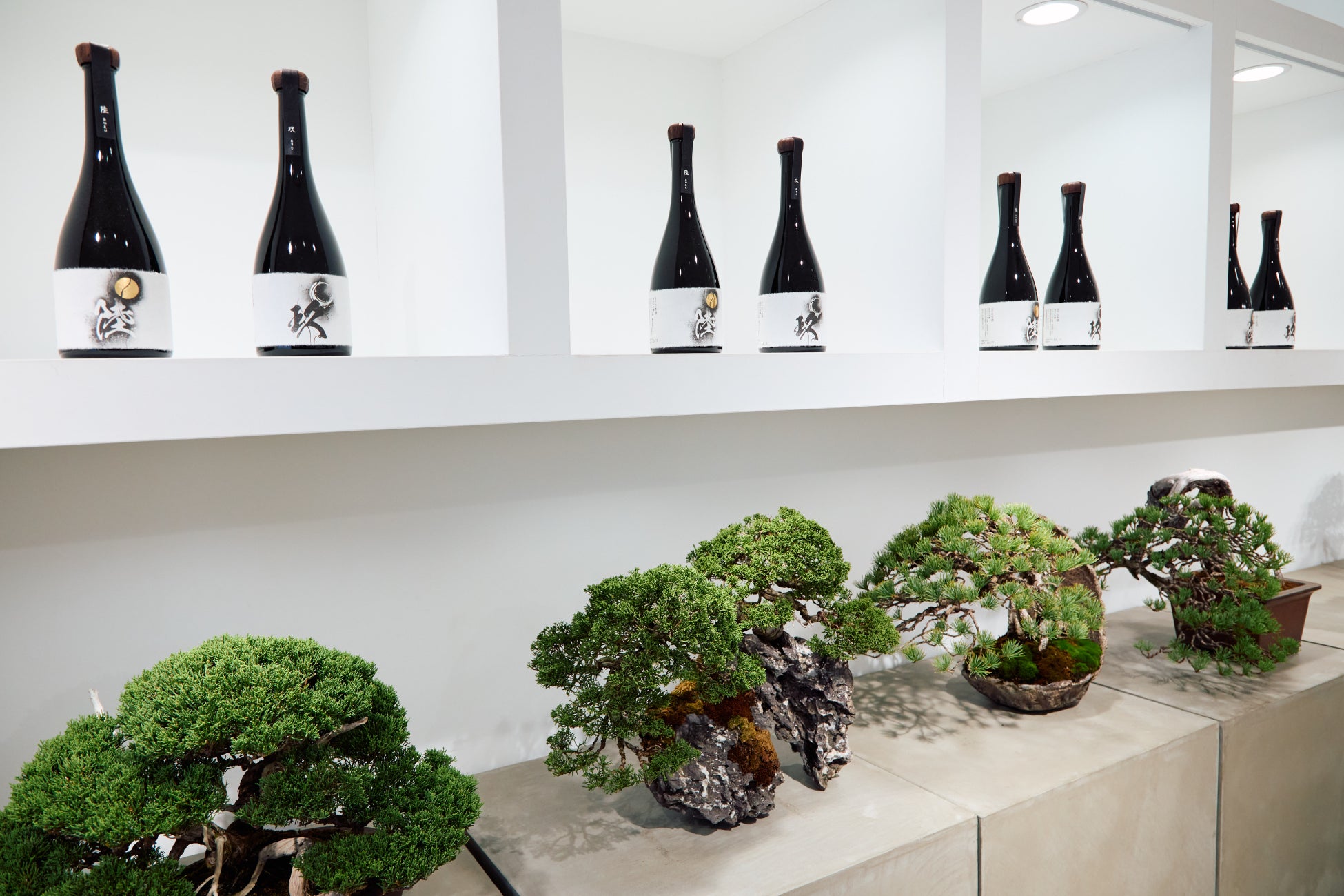 第1弾は1,200本が完売！満月の日にしか販売されない幻の日本酒第2弾をAK-69が全面プロデュース愛知の酒蔵7蔵が生み出した前代未聞の共同醸造「陸(ROKU)玖(KYU）」第2弾 12月5日発売開始