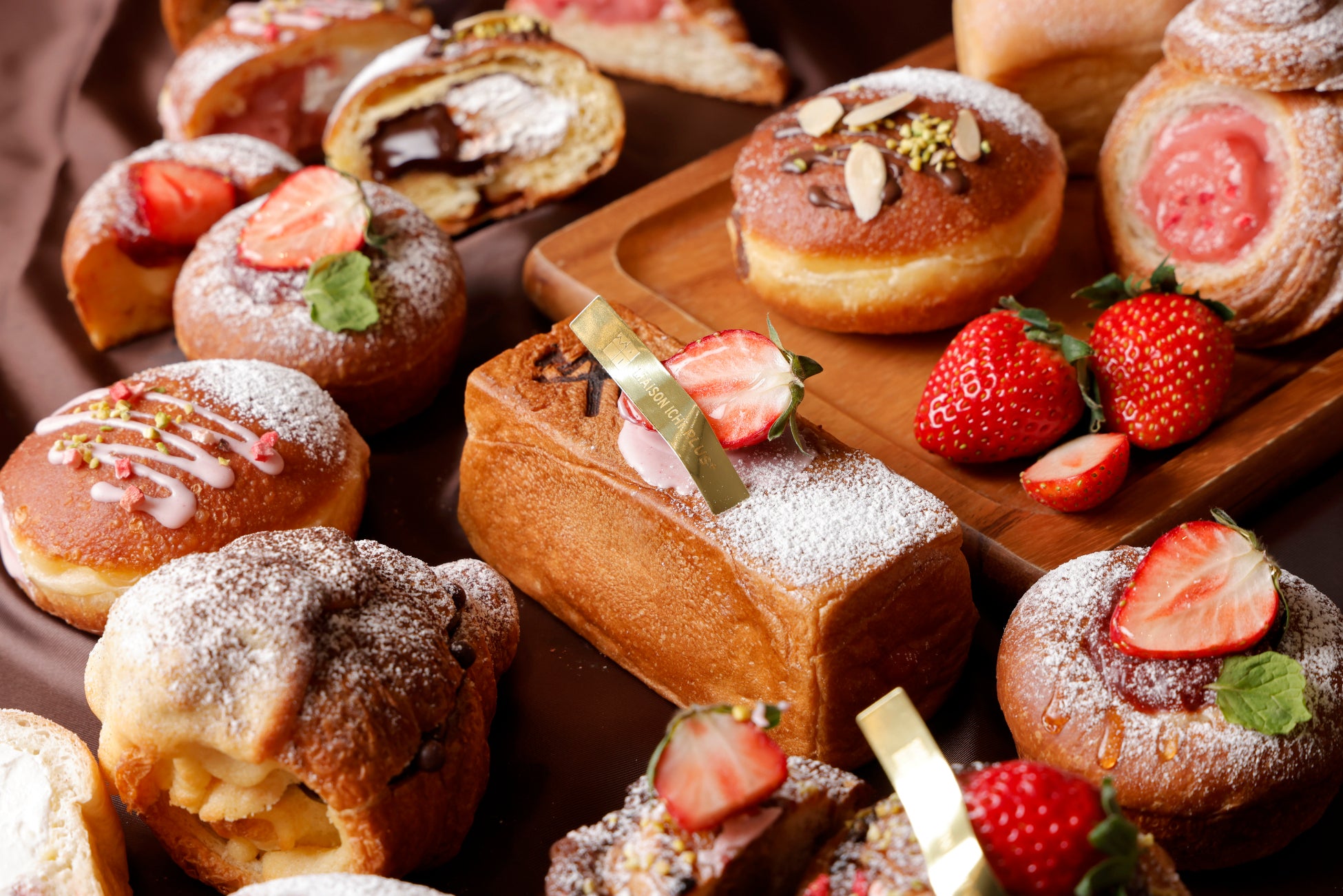 【松屋】至福の炙りサーモンコラボ丼も登場 「いくら丼」新発売