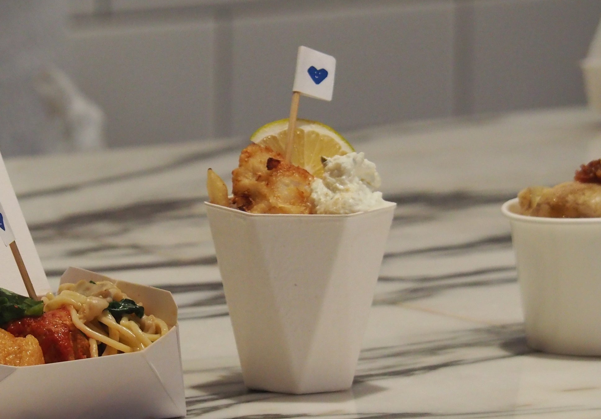 本物の鏡餅に、想いを込めて。——伝統製法と地域愛が息づく、お亀堂の鏡餅三宝セット