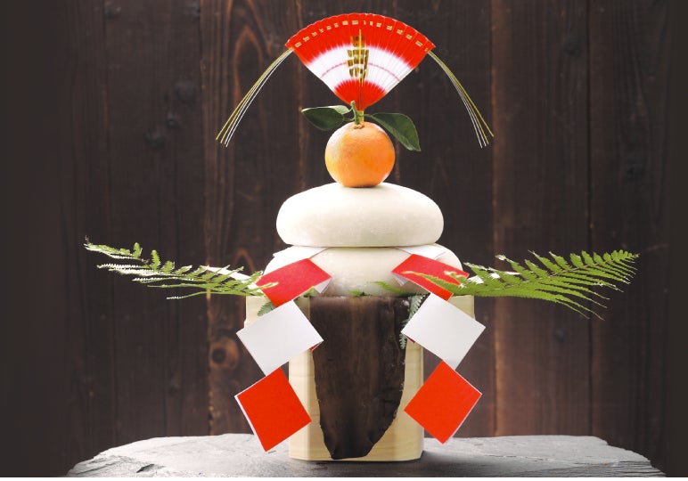 本物の鏡餅に、想いを込めて。——伝統製法と地域愛が息づく、お亀堂の鏡餅三宝セット