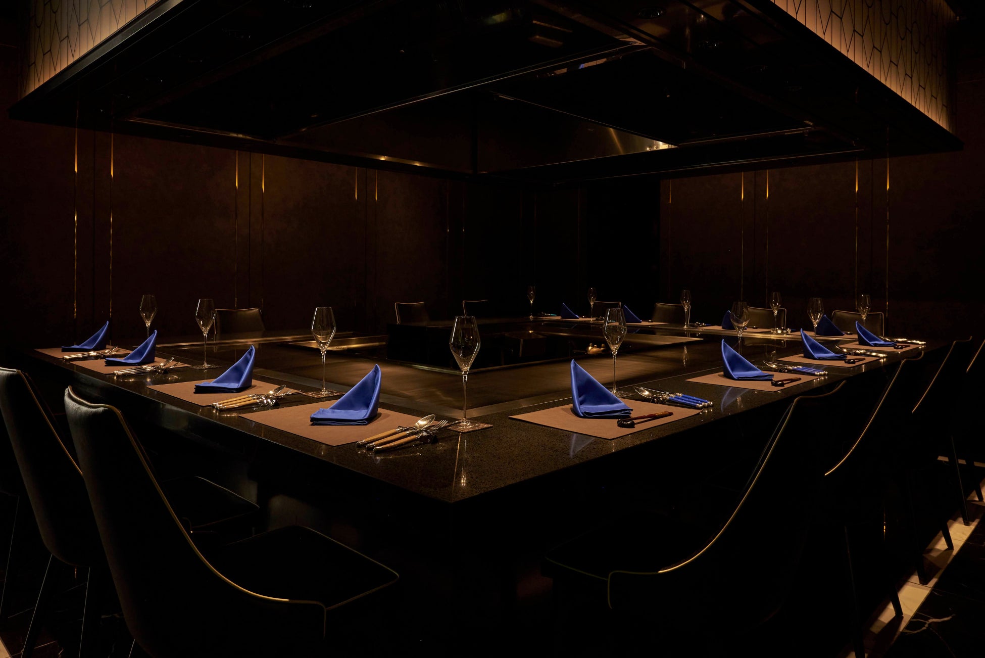 極上鉄板焼と厳選ワインを楽しむ【鉄板焼　契　日本橋浜町】12/24,25の2日間限定!!乾杯のスパークリングワインサービス付き『スペシャルクリスマスディナー』受付中!!