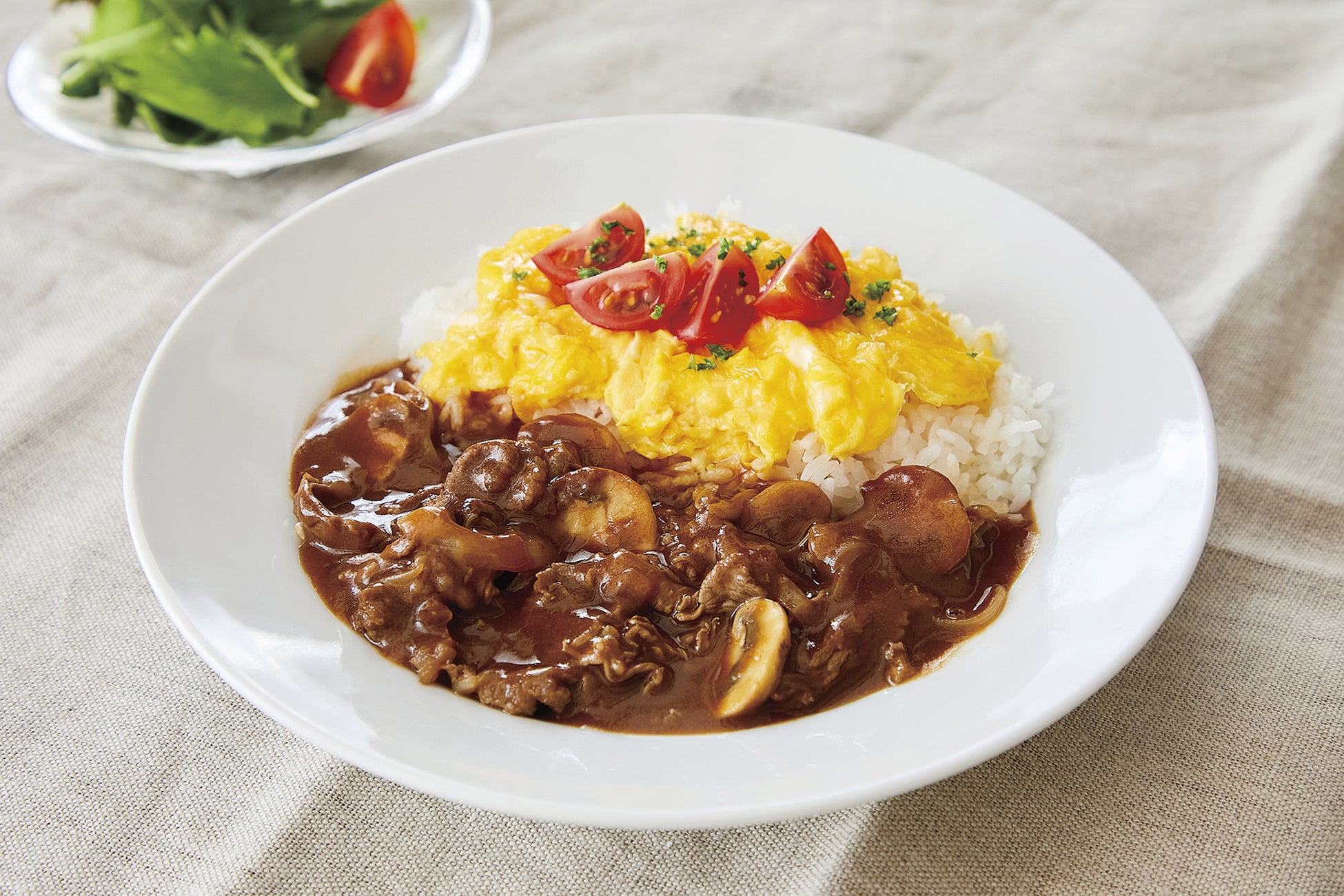 トマトとフォン・ド・ボーの旨みとコク　「デミグラスソース（フレークタイプ）」新発売　注文受付12月8日（月）から