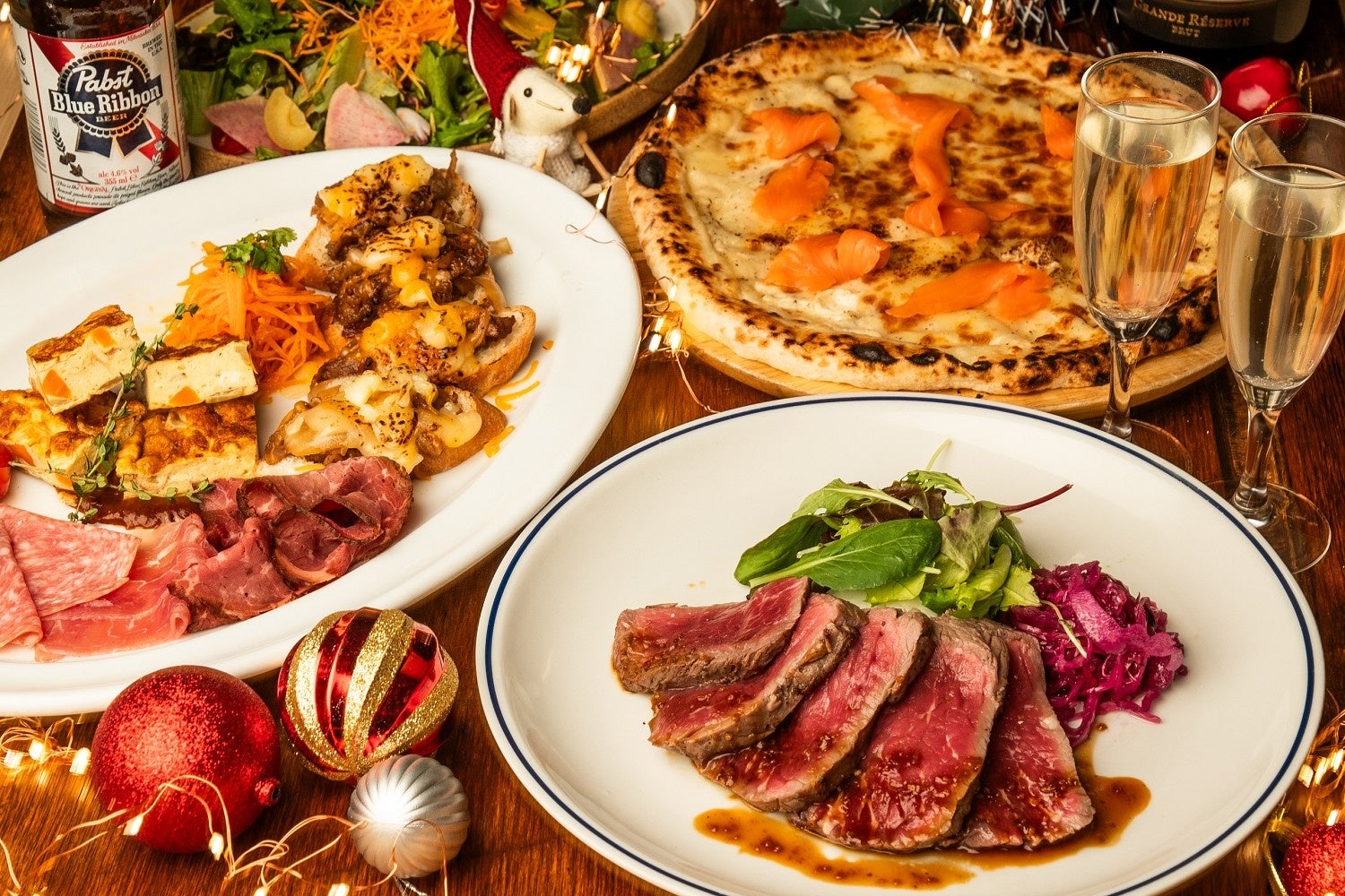 【渋谷の人気隠れ家レストランで心躍るクリスマス】厳選牛のローストやポルチーニパスタ&飲み放題!#802 CAFE&DINER 渋谷店にてクリスマスコースご予約受付中!