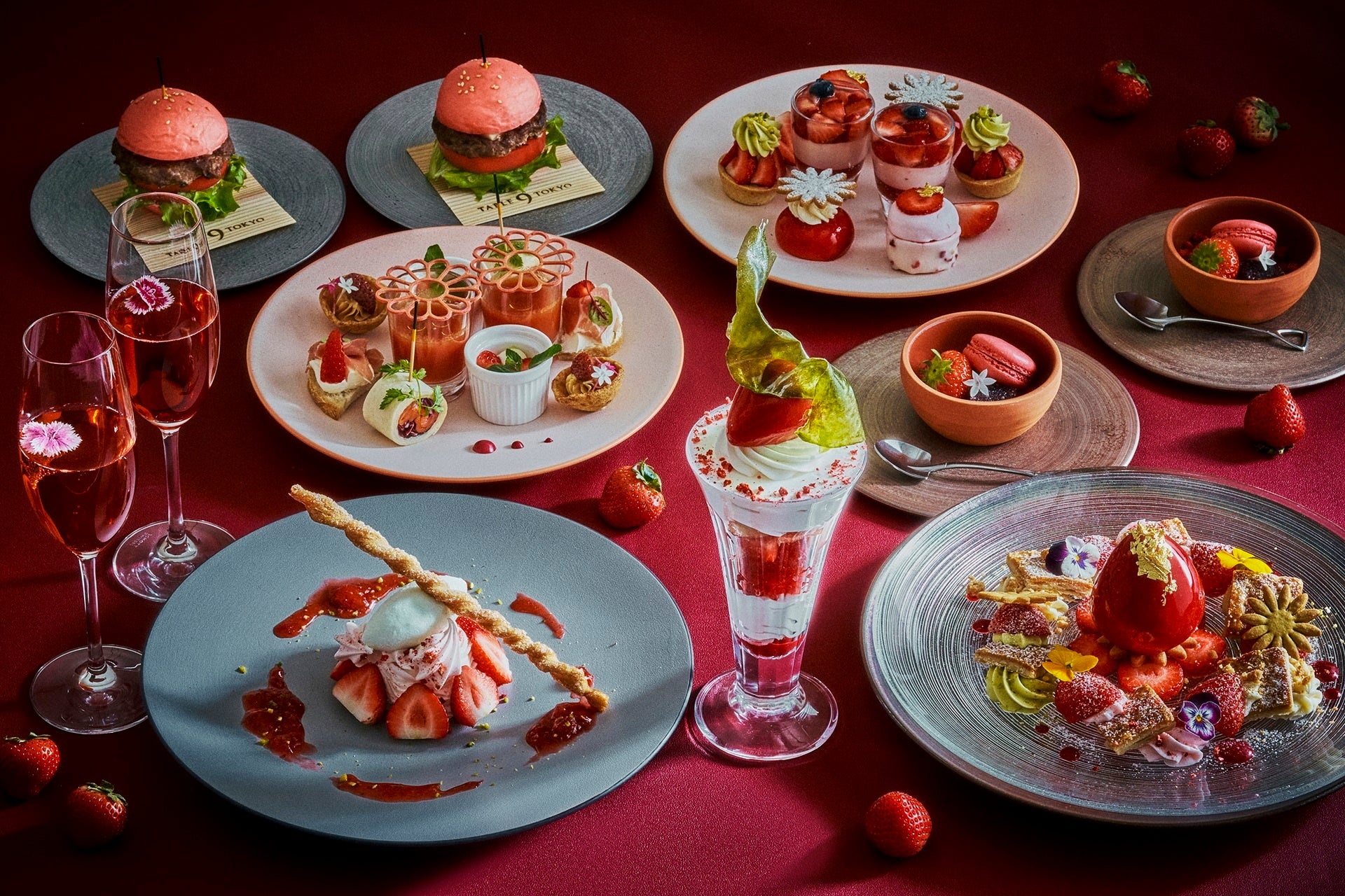 【ロイヤルパークホテル】いちごとの絶妙なハーモニーを楽しむ「ストロベリーカーニバル」新年1/9より開催！