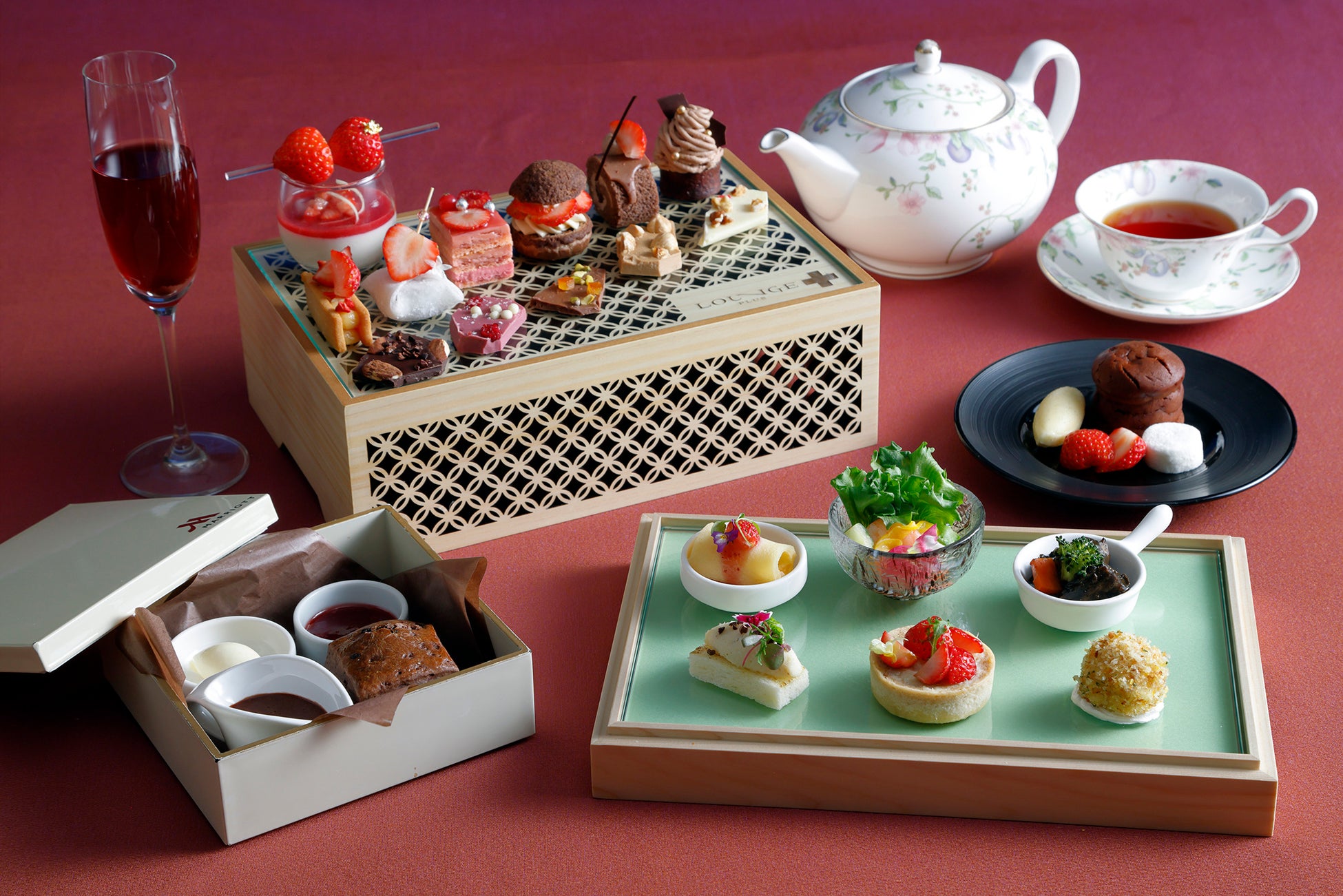【大阪マリオット都ホテル】「チョコレート×いちご」の冬限定アフタヌーンティーが登場