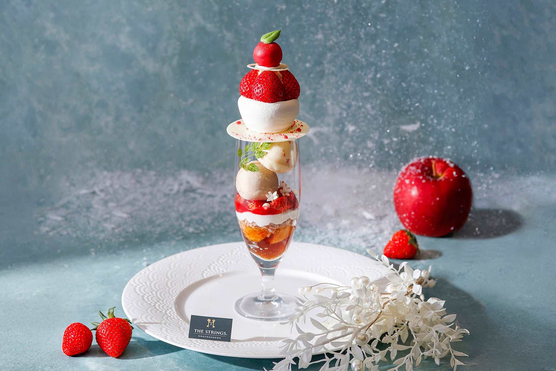 『りんご&いちごの白雪パフェ』新登場