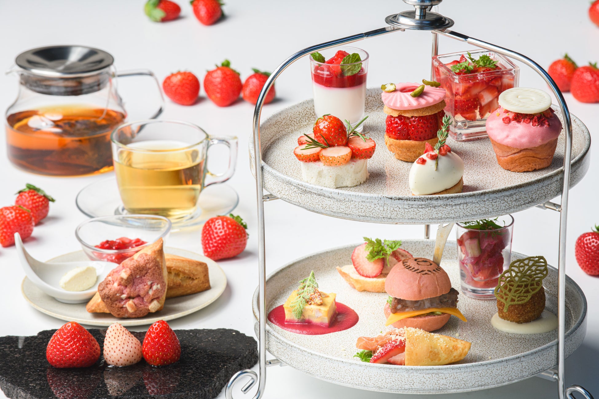 【シェラトン鹿児島】『苺のアフタヌーンティー』が登場