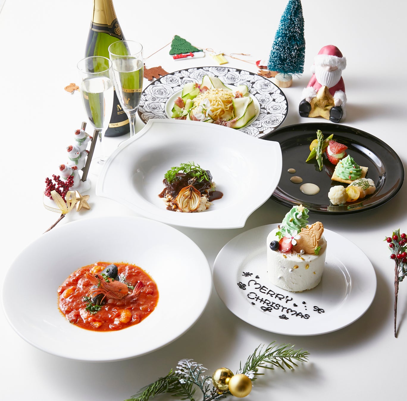 ホールケーキをひとりじめ？！選べるアリスのクリスマス｜大阪・梅田「幻想の国のアリス」