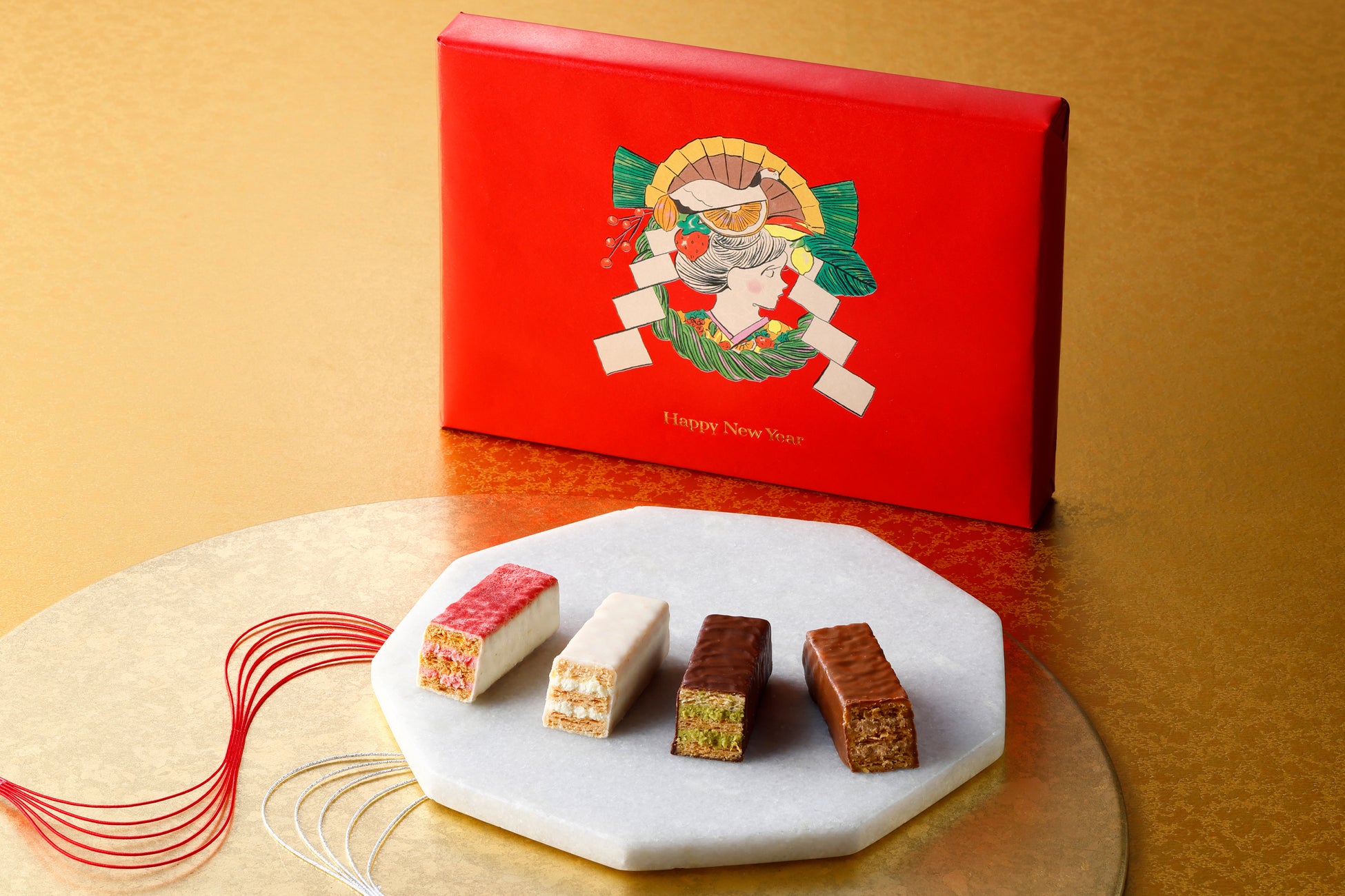 【御年賀ギフト】 おめでたい新年を彩り華やかなギフトで祝う。“くだもの”と“木の実”を楽しむ洋菓子ブランド「フランセ」より「果実をたのしむミルフィユ」が迎春パッケージで登場！