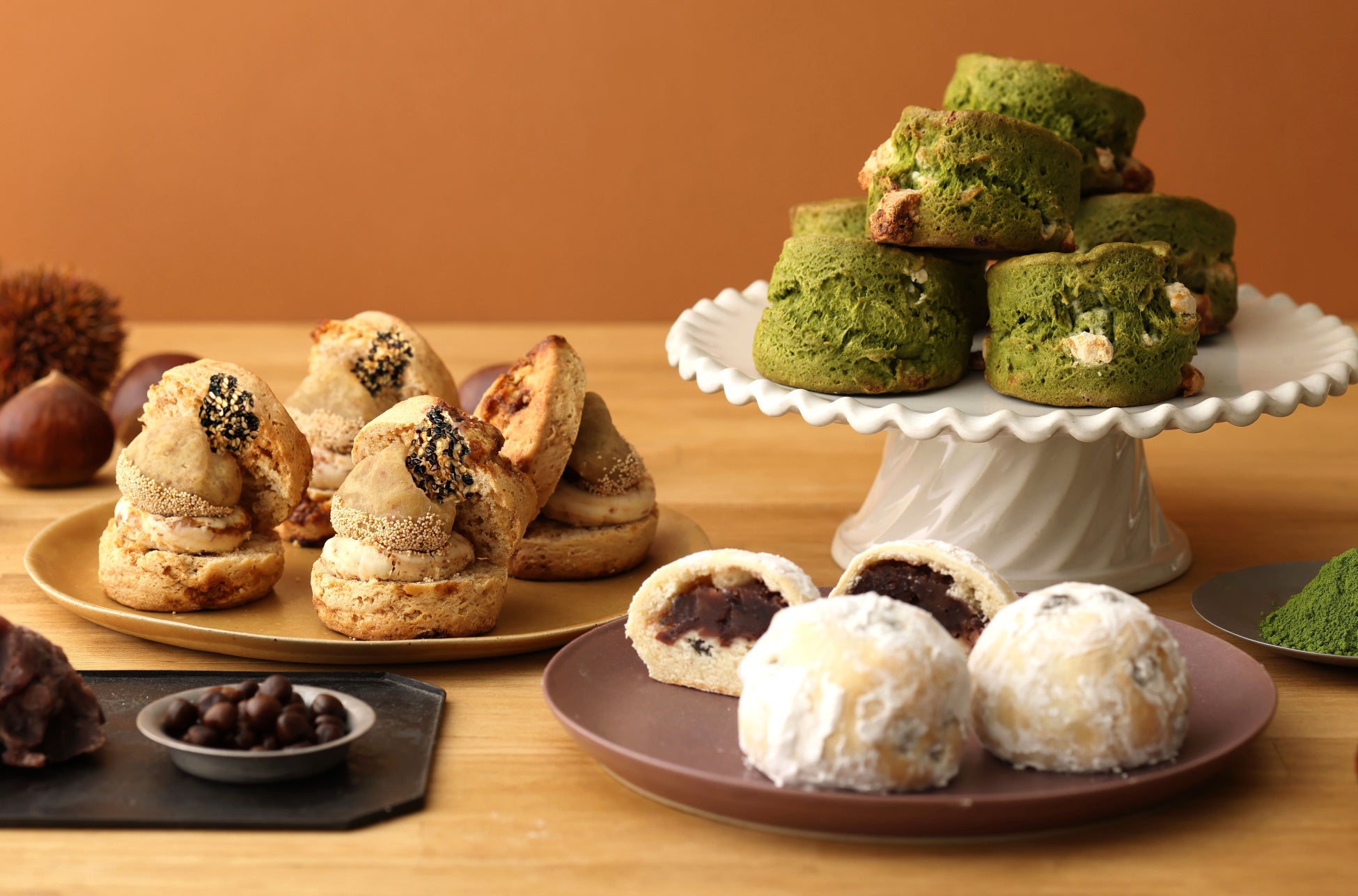 Amazonデザート・スイーツ本ランキング1位(2025年11月13日~12月1日)の『作ってあげたい かわいいお菓子』、発売2か月で3刷決定